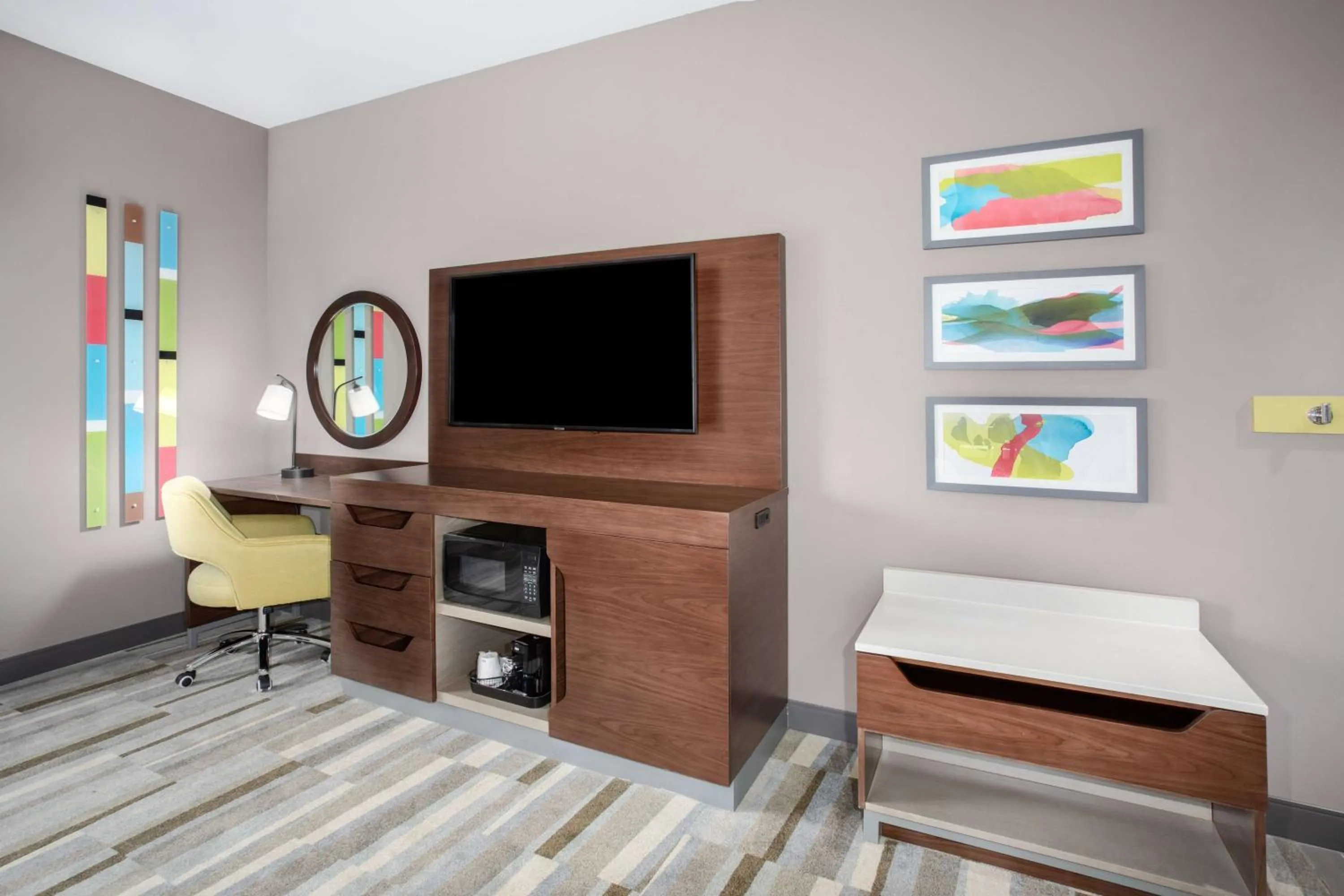 Bedroom in Hampton Inn & Suites Watsonville