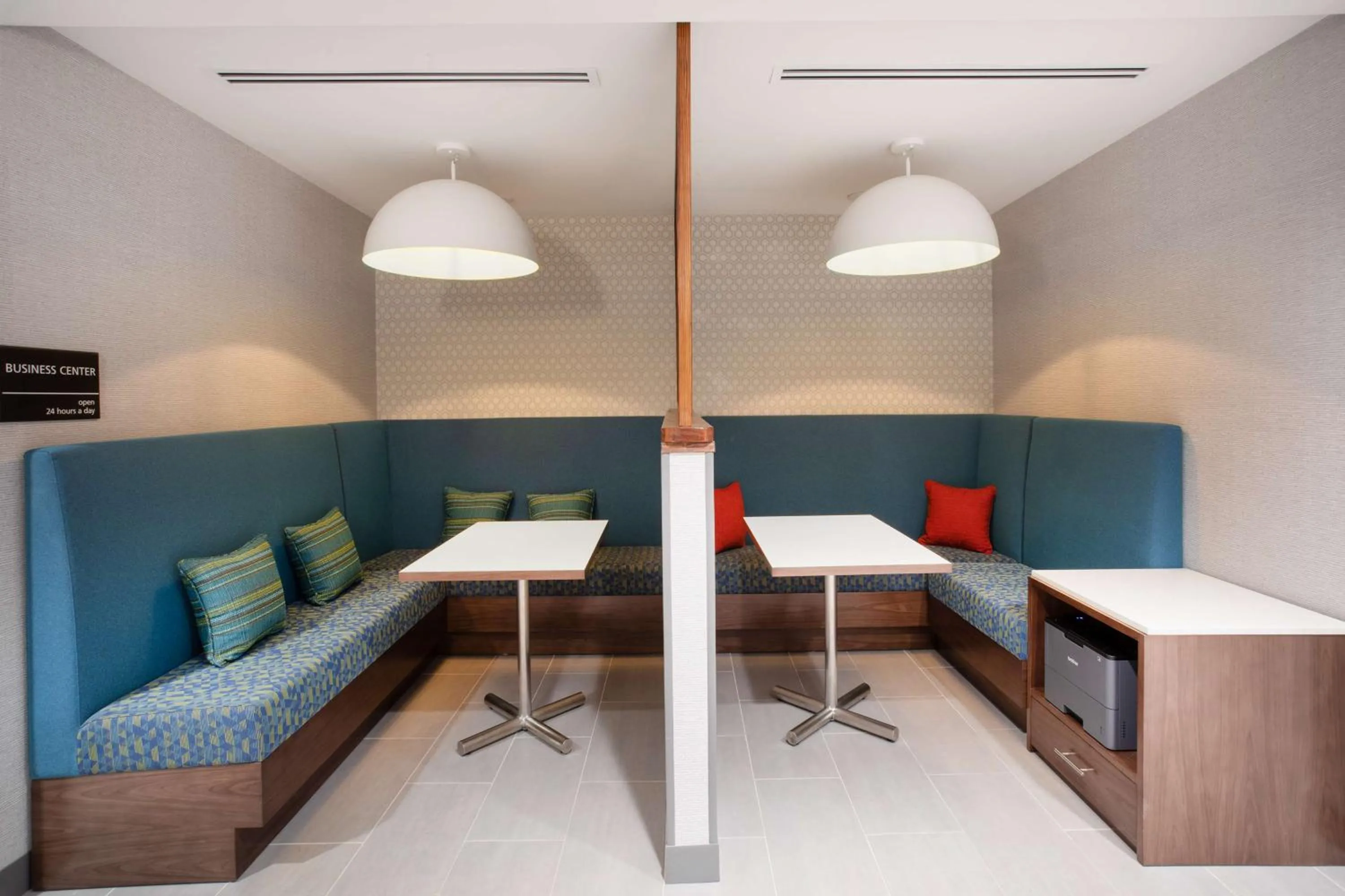 Business facilities in Hampton Inn & Suites Watsonville