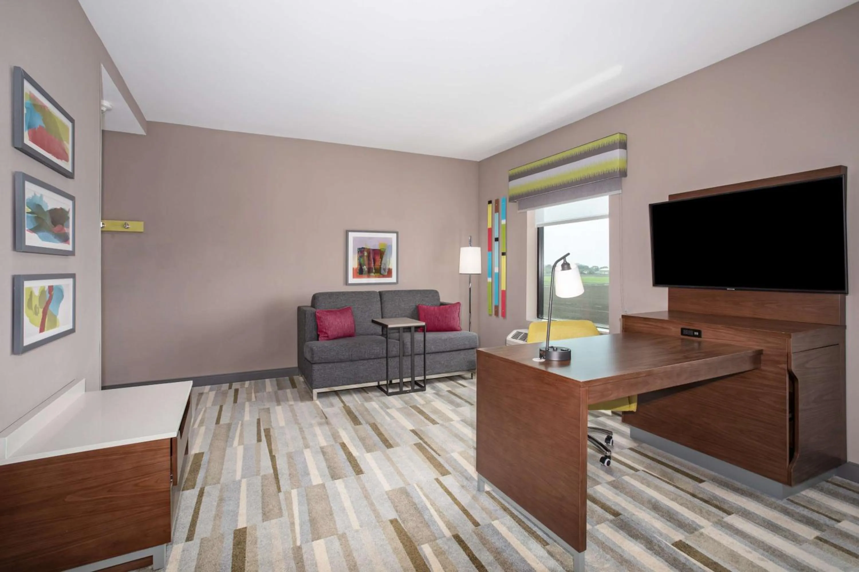 Bedroom in Hampton Inn & Suites Watsonville