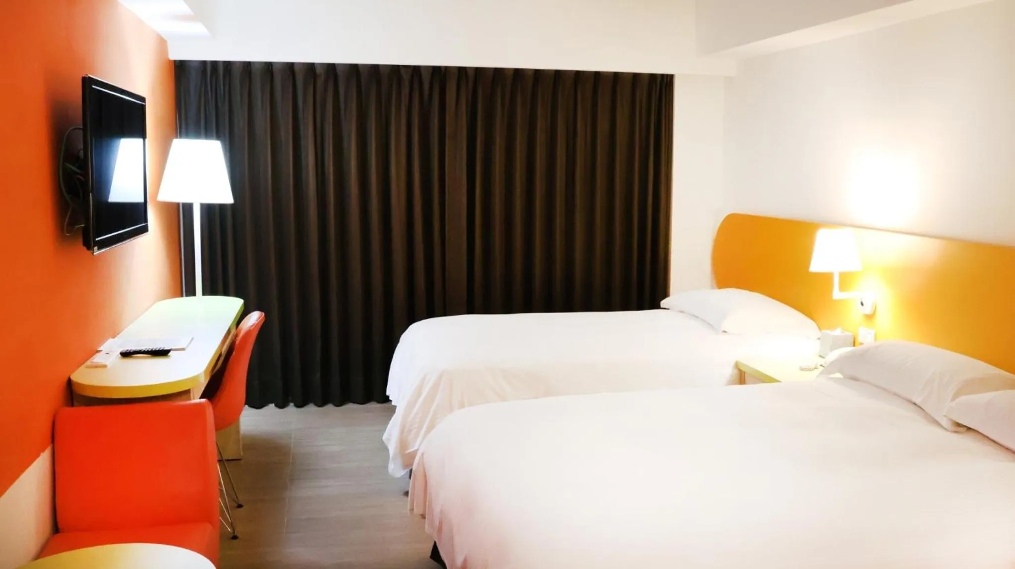 Photo of the whole room, Bed in Fullon Poshtel Kenting