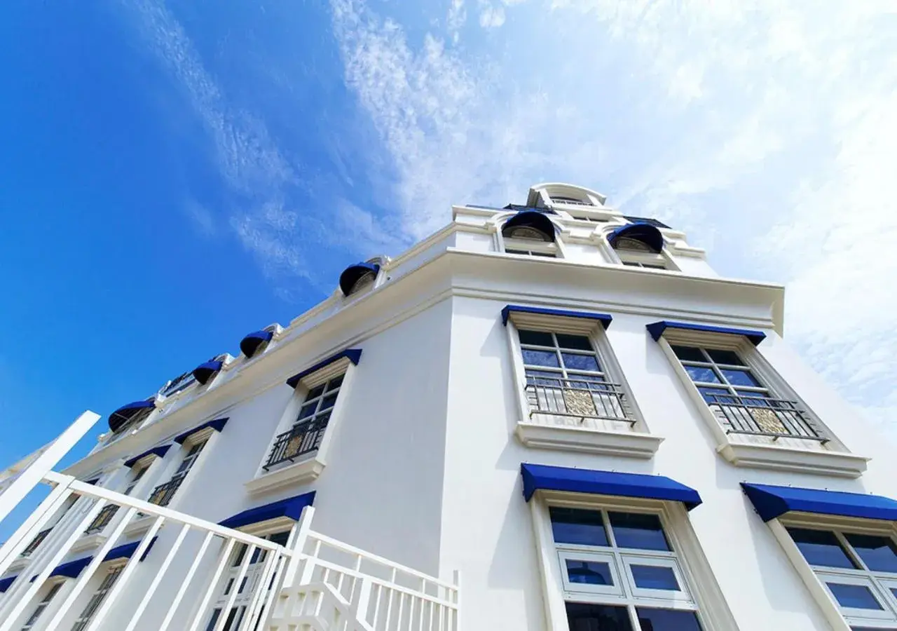 Property building in Fullon Poshtel Kenting Property building in Fullon Poshtel Kenting