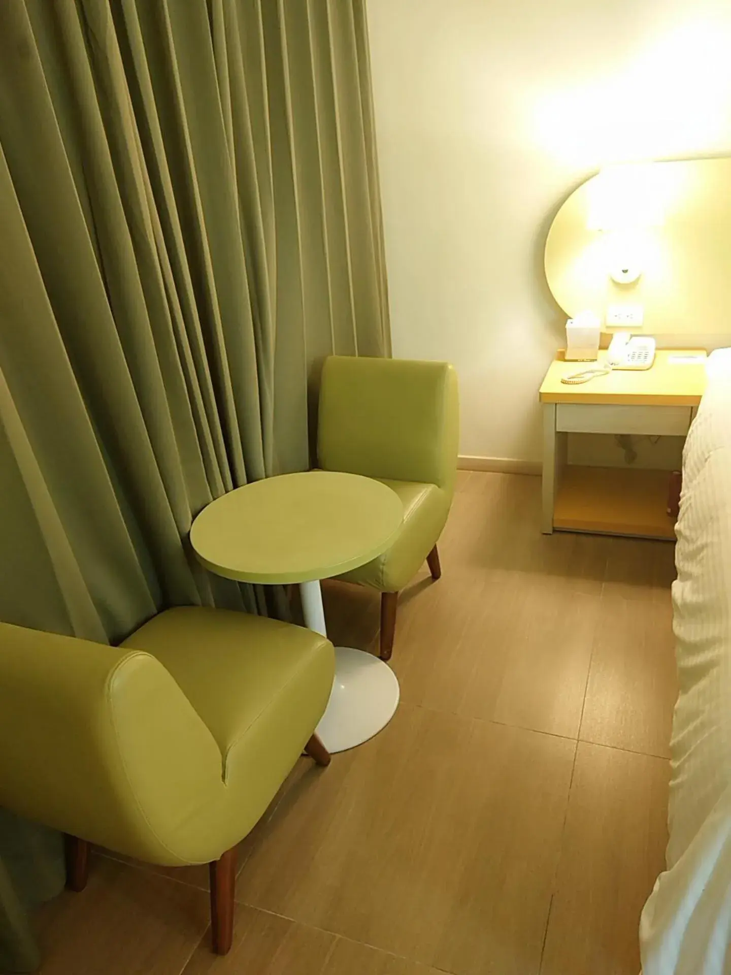 Photo of the whole room, Bed in Fullon Poshtel Kenting Photo of the whole room, Bed in Fullon Poshtel Kenting