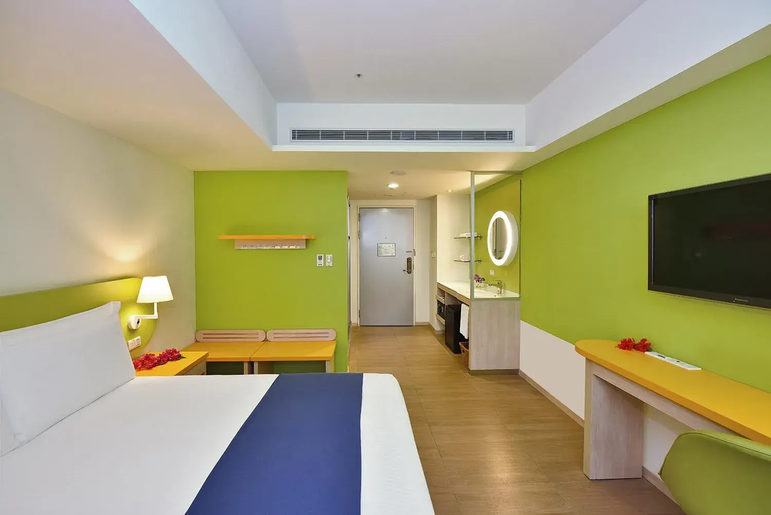 Photo of the whole room, Bed in Fullon Poshtel Kenting Photo of the whole room, Bed in Fullon Poshtel Kenting