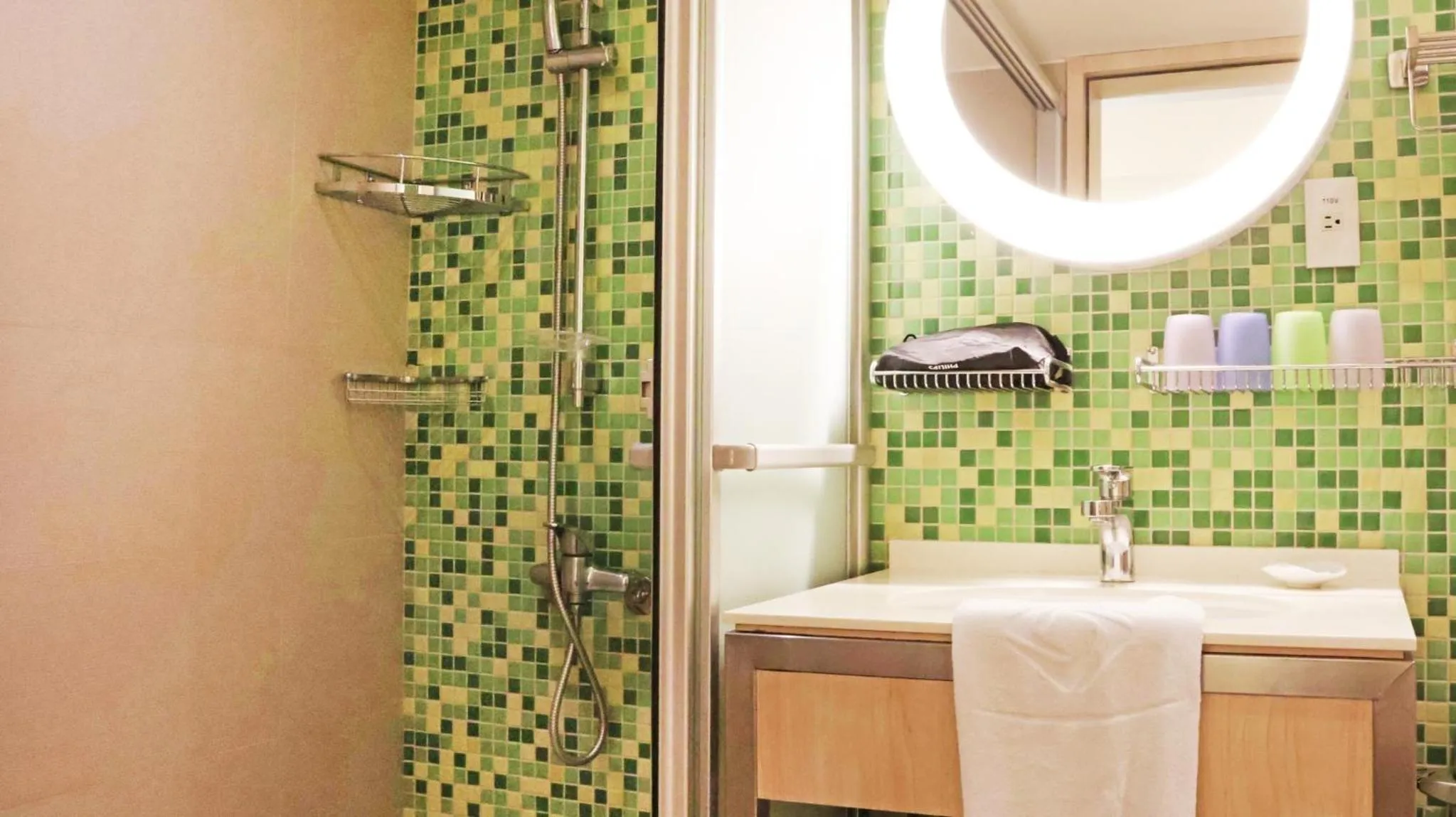 Shower in Fullon Poshtel Kenting