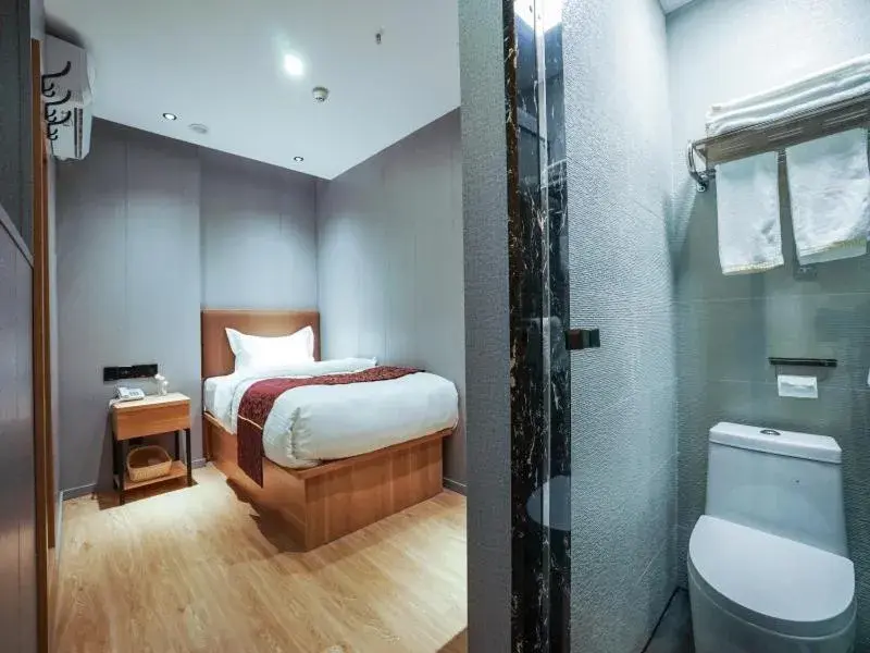 Bed in Green Alliance Baoshan Shanghai University Qihua Road Metro Station Bed in Green Alliance Baoshan Shanghai University Qihua Road Metro Station