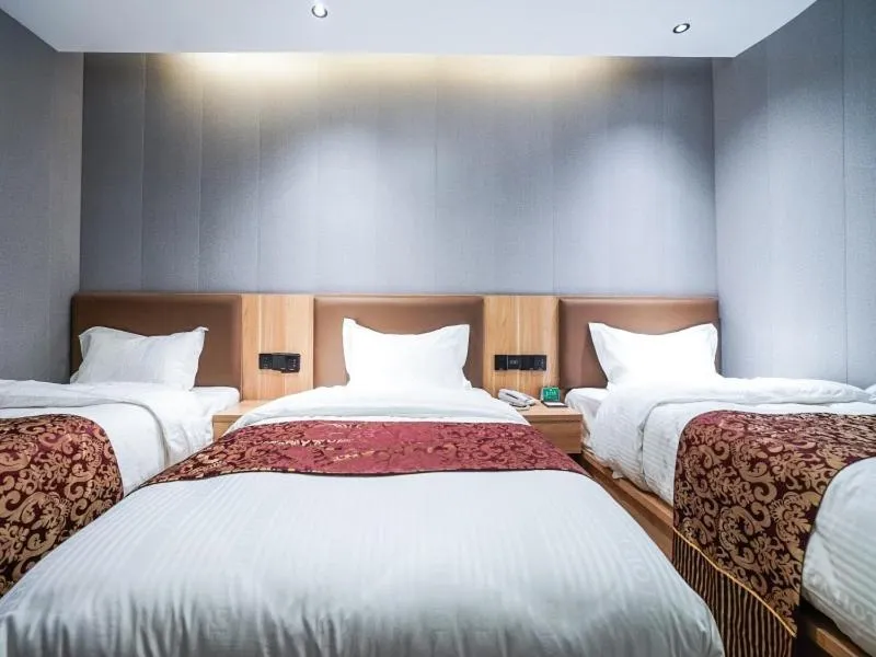 Bed in Green Alliance Baoshan Shanghai University Qihua Road Metro Station