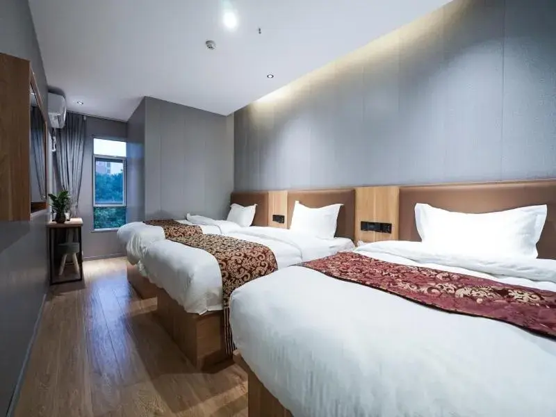 Bed in Green Alliance Baoshan Shanghai University Qihua Road Metro Station Bed in Green Alliance Baoshan Shanghai University Qihua Road Metro Station