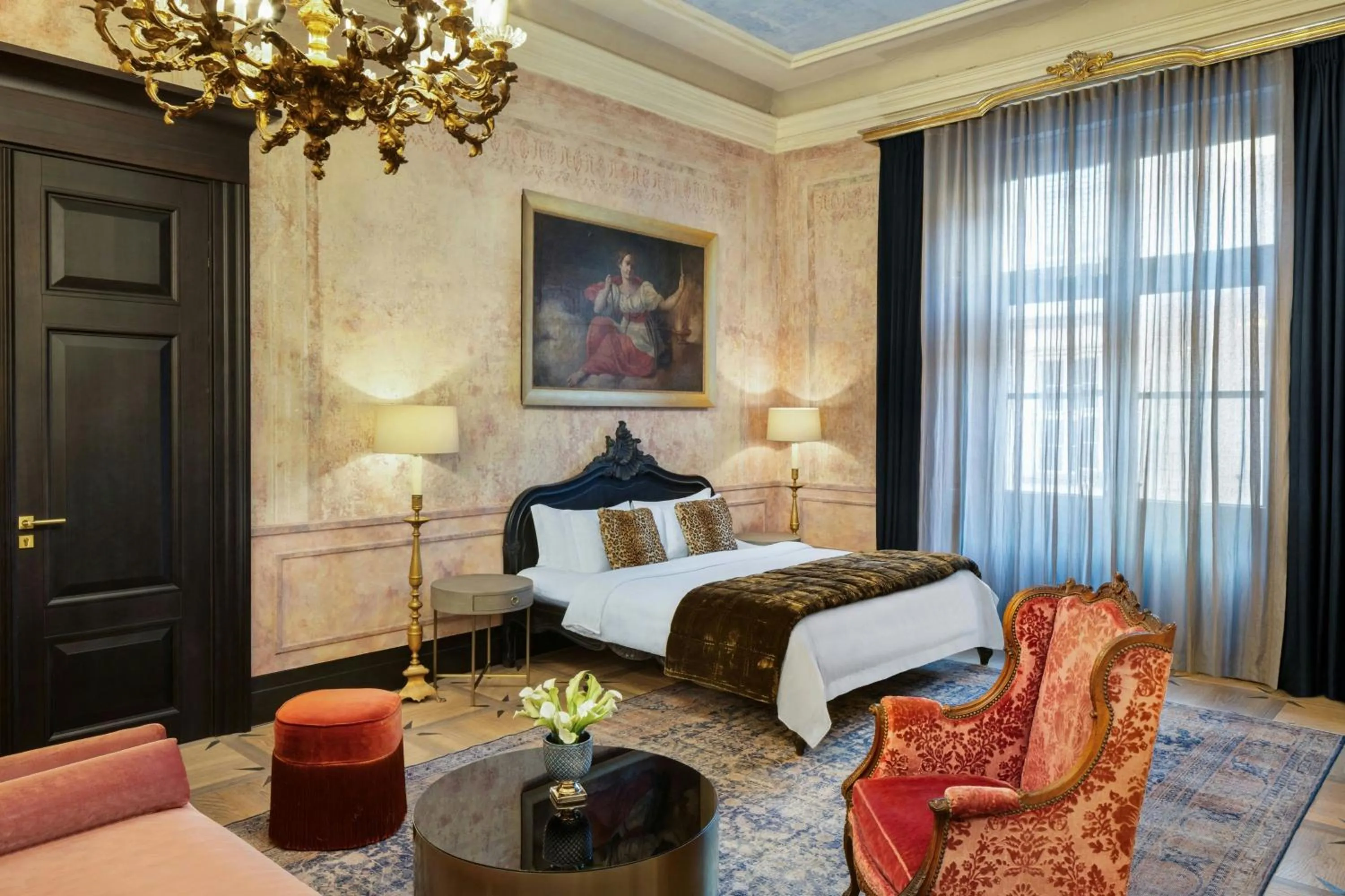 Photo of the whole room, Bed in H15 Palace, a Luxury Collection Hotel, Krakow