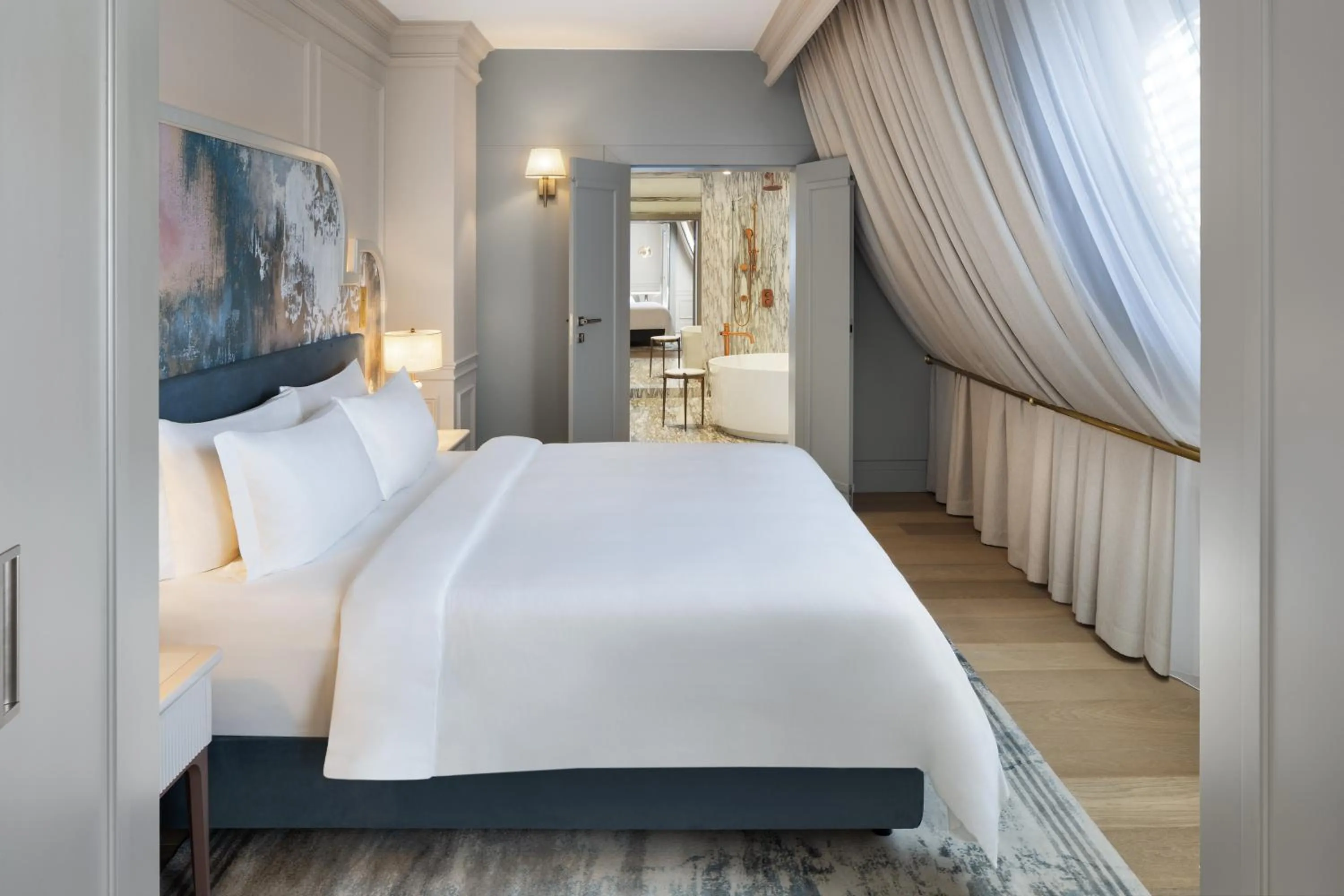 View (from property/room), Bed in H15 Palace, a Luxury Collection Hotel, Krakow