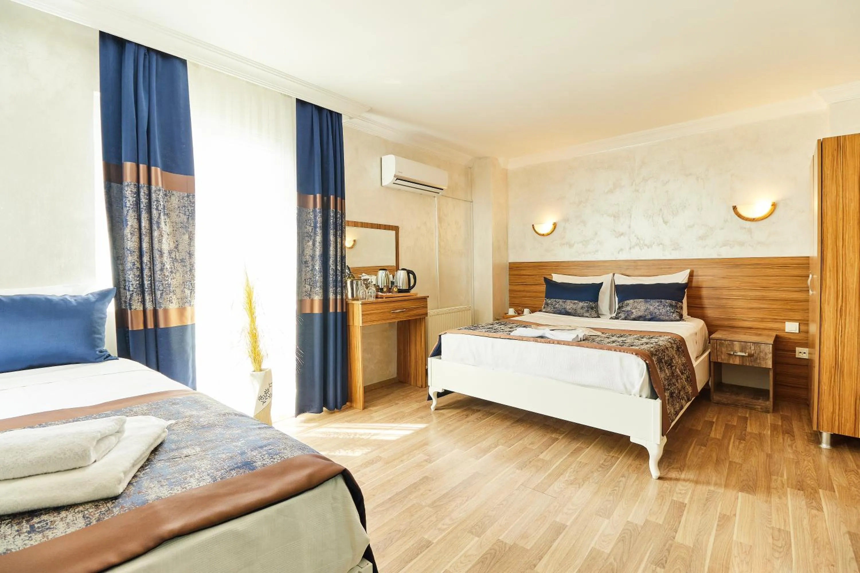 Photo of the whole room, Bed in Armar Hotel