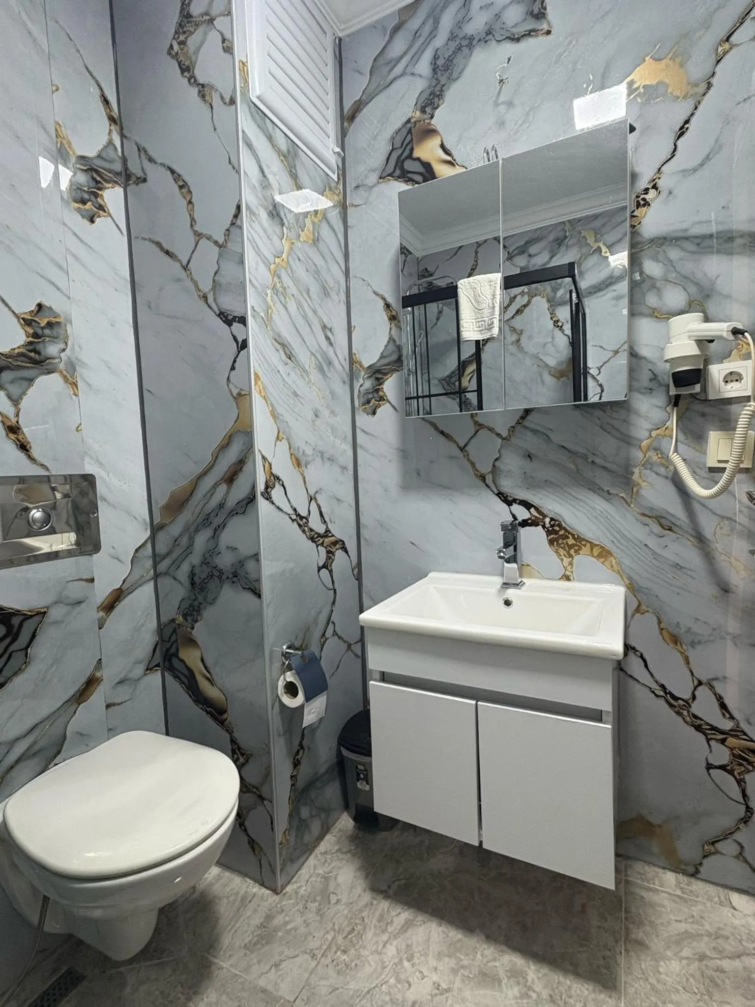 Shower in Armar Hotel