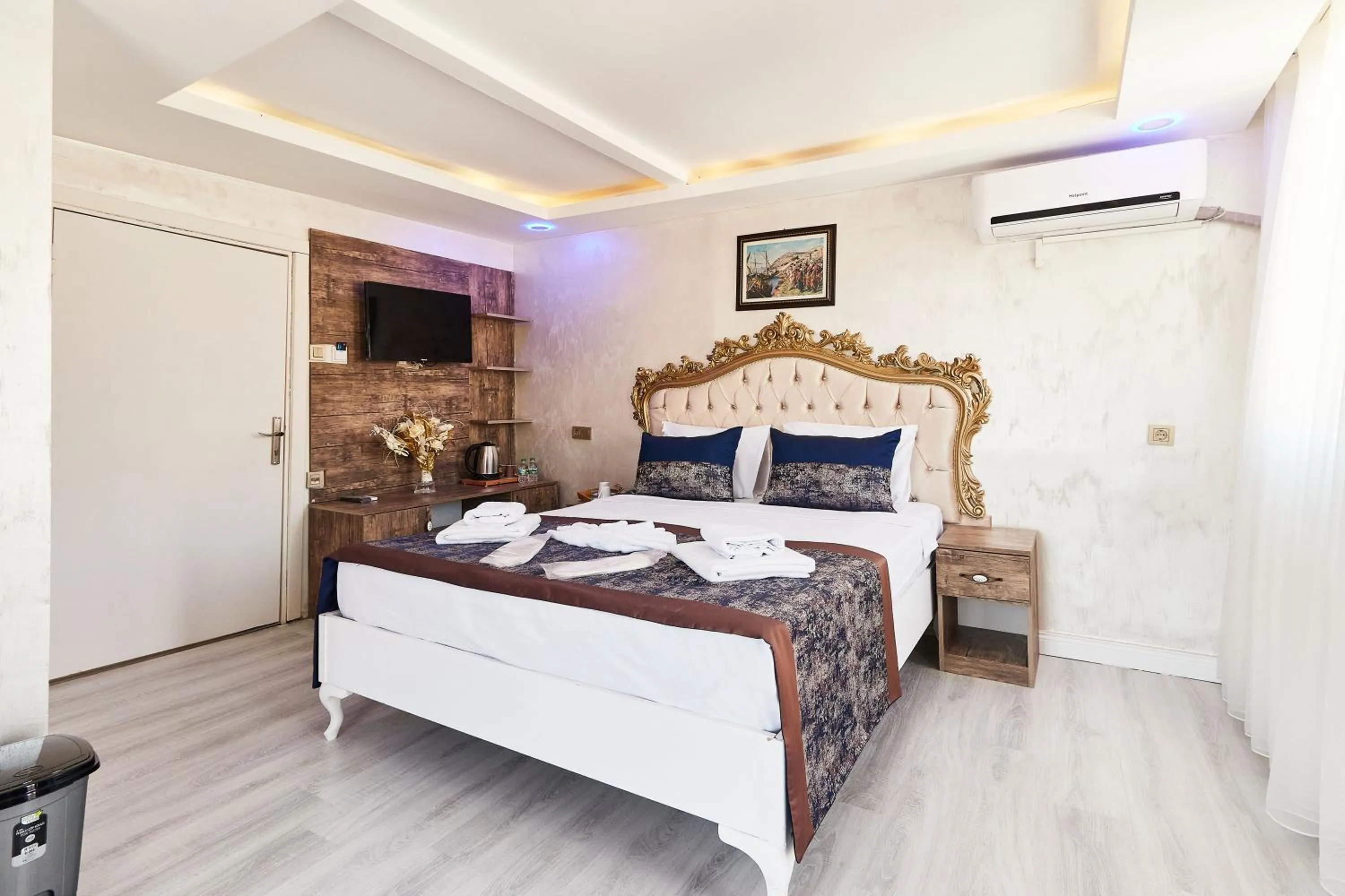 Photo of the whole room, Bed in Armar Hotel