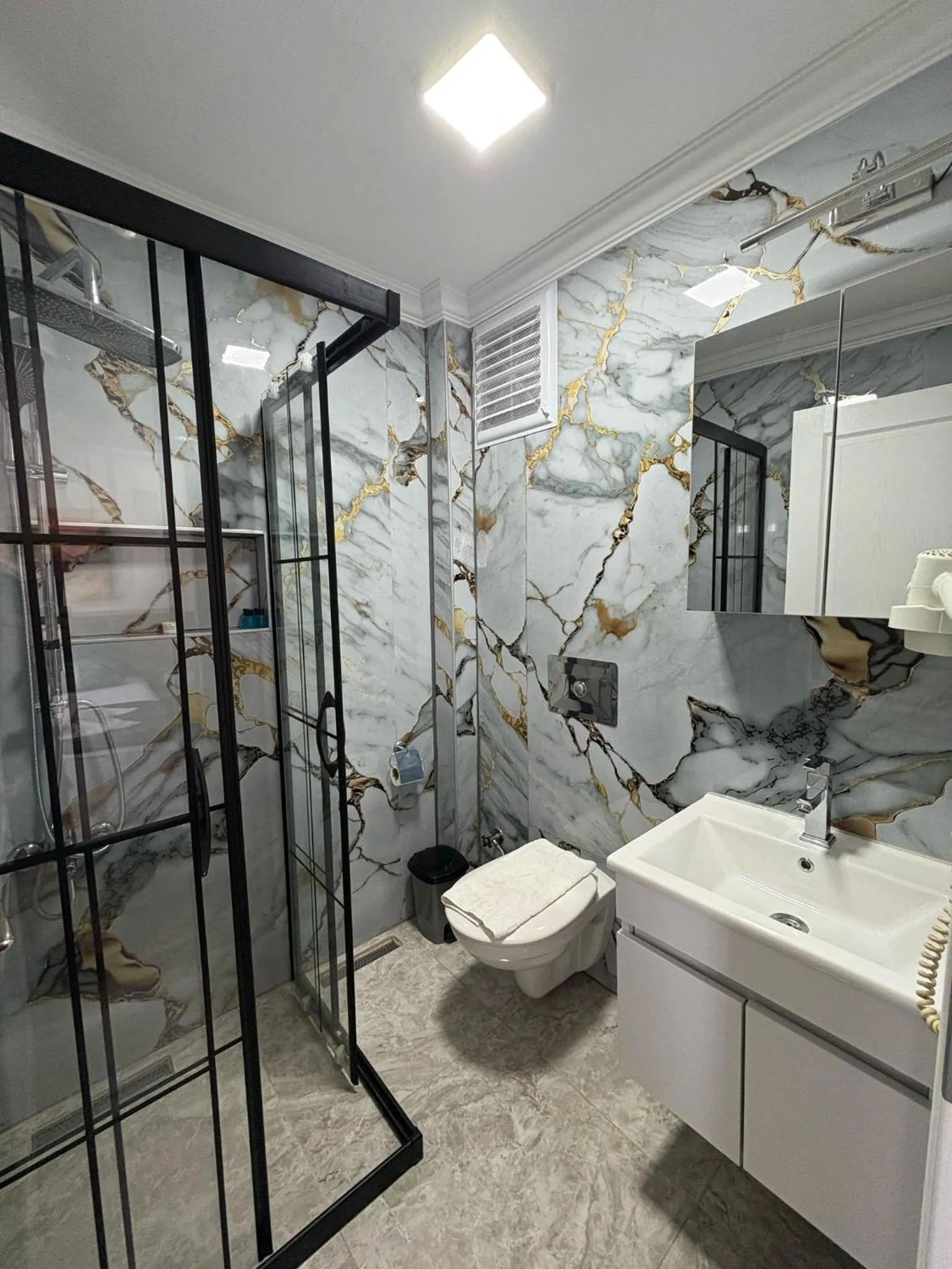 Shower in Armar Hotel