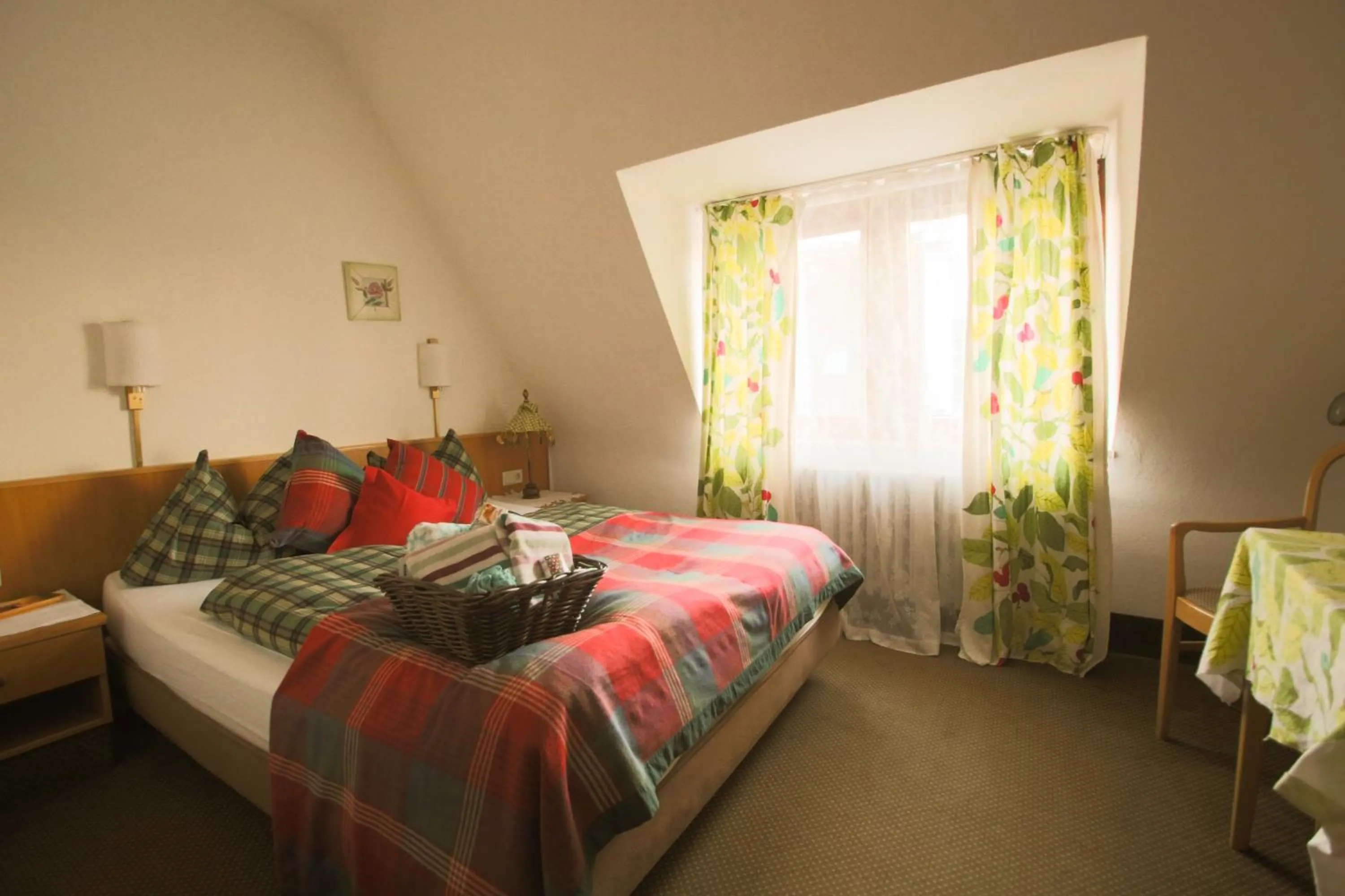 Photo of the whole room, Bed in Hotel Barbarossa Garni