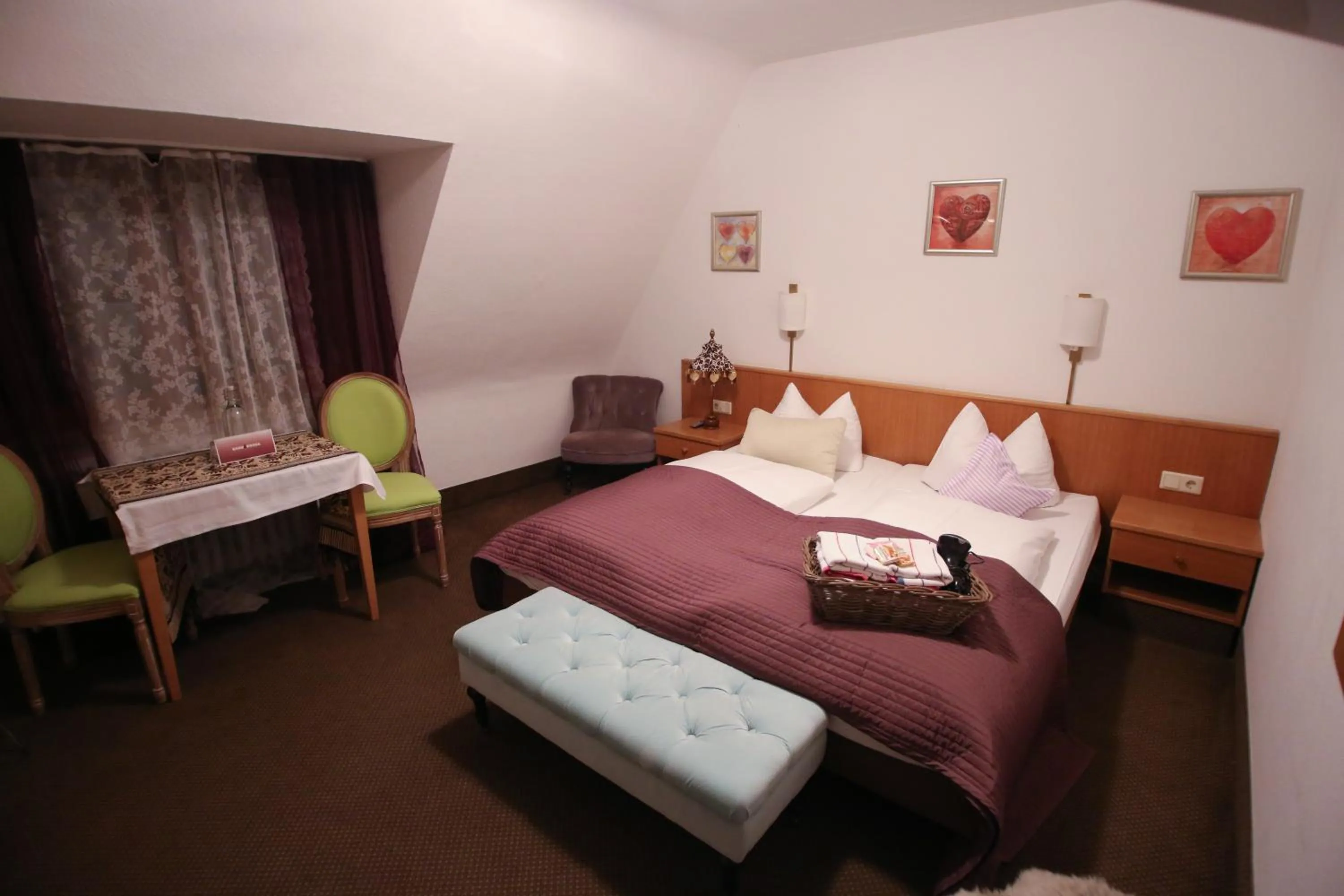 Photo of the whole room, Bed in Hotel Barbarossa Garni