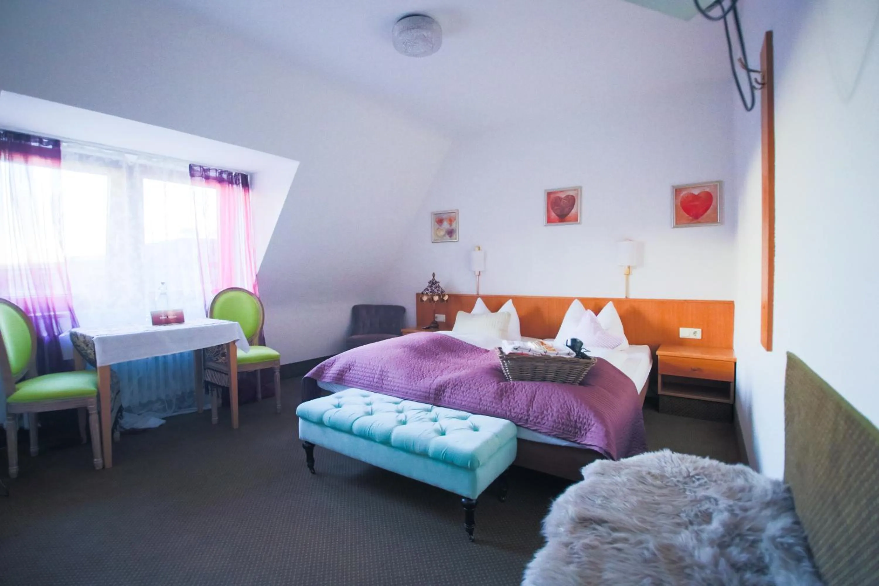 Photo of the whole room, Bed in Hotel Barbarossa Garni