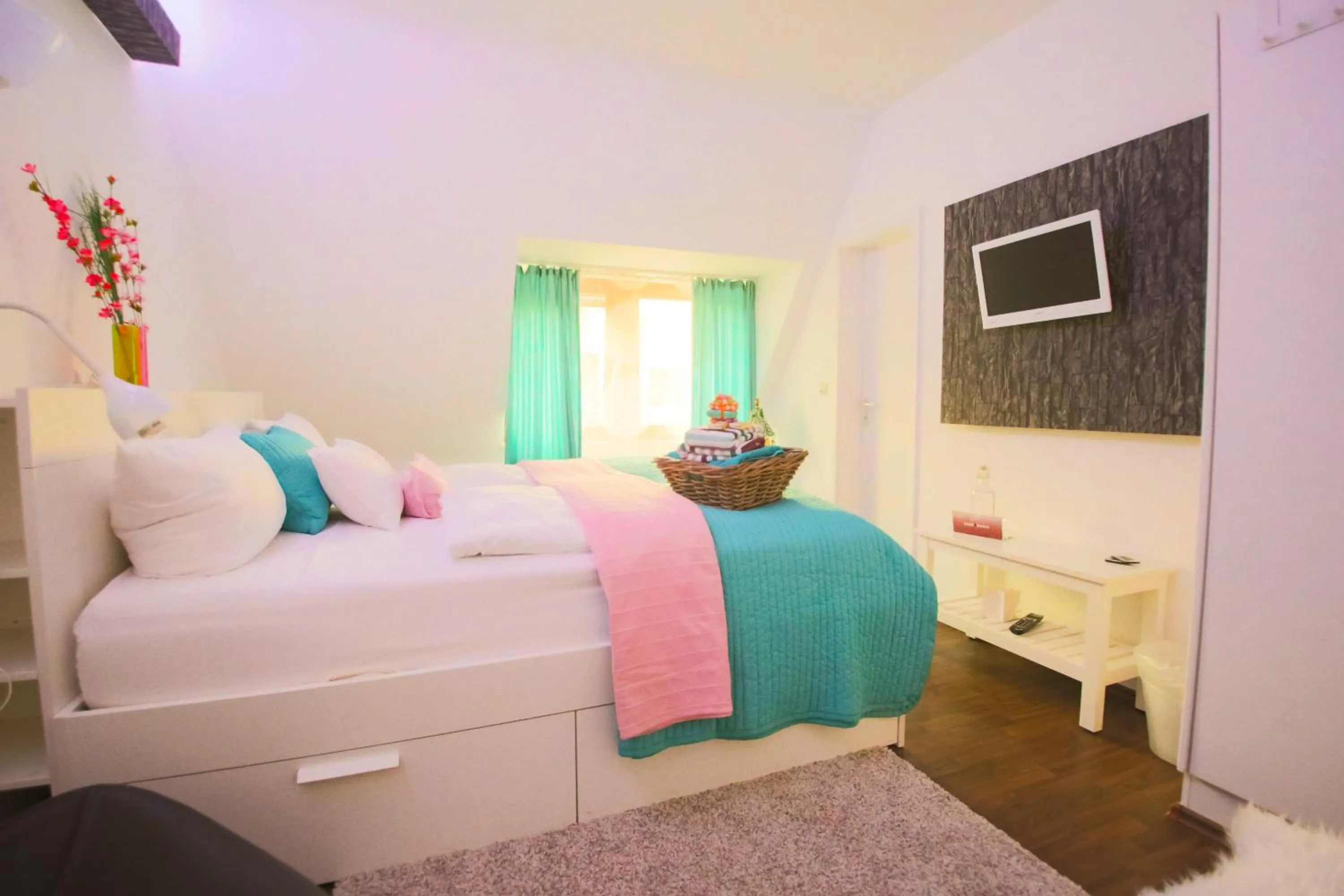 Photo of the whole room, Bed in Hotel Barbarossa Garni