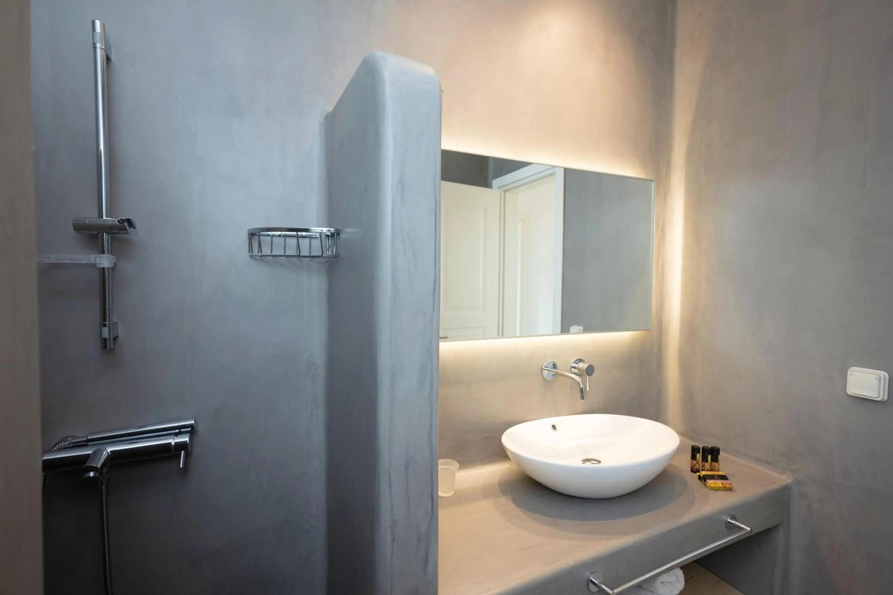 Shower in Mykonos Dot Apartments