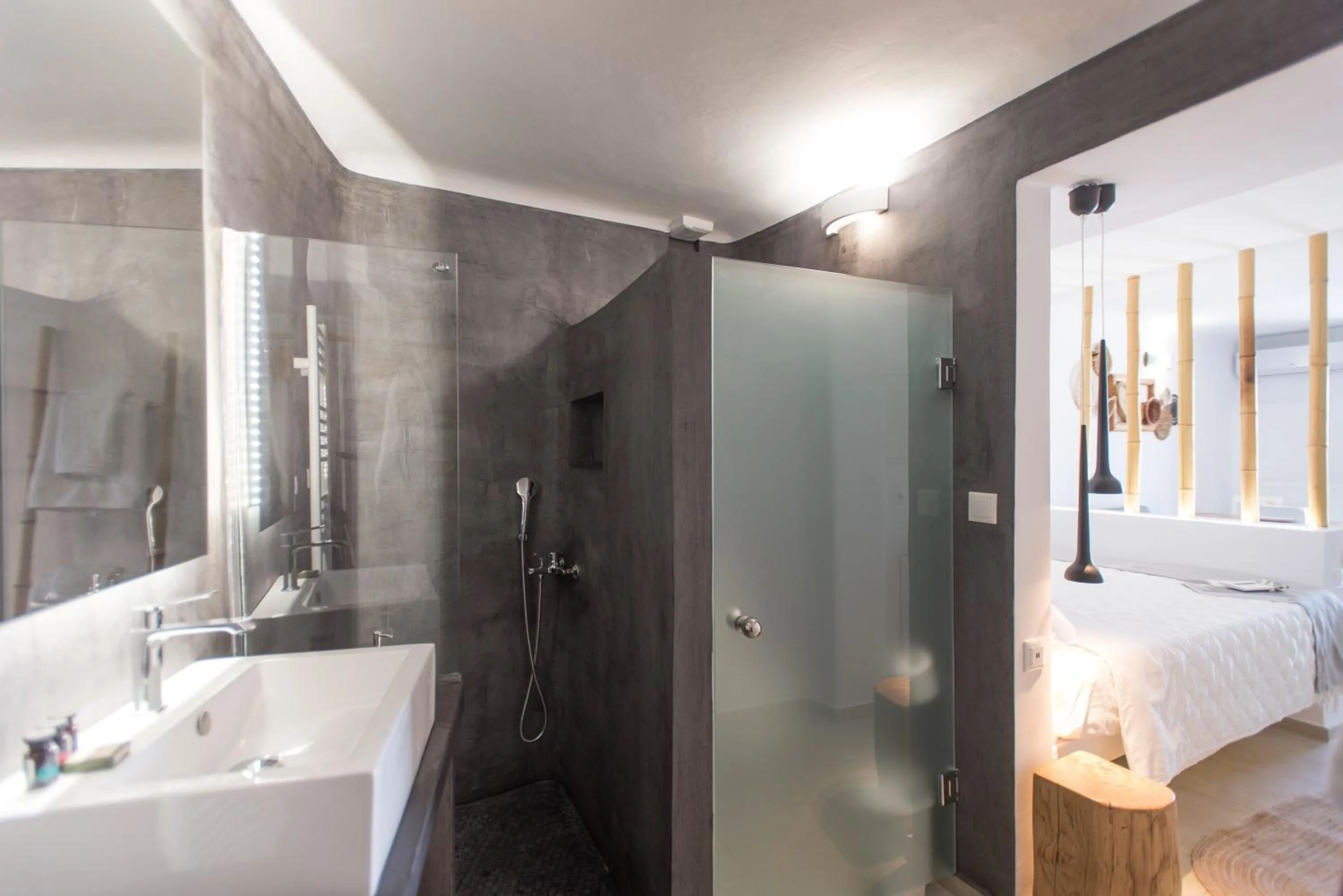 Shower, Bed in Mykonos Dot Apartments