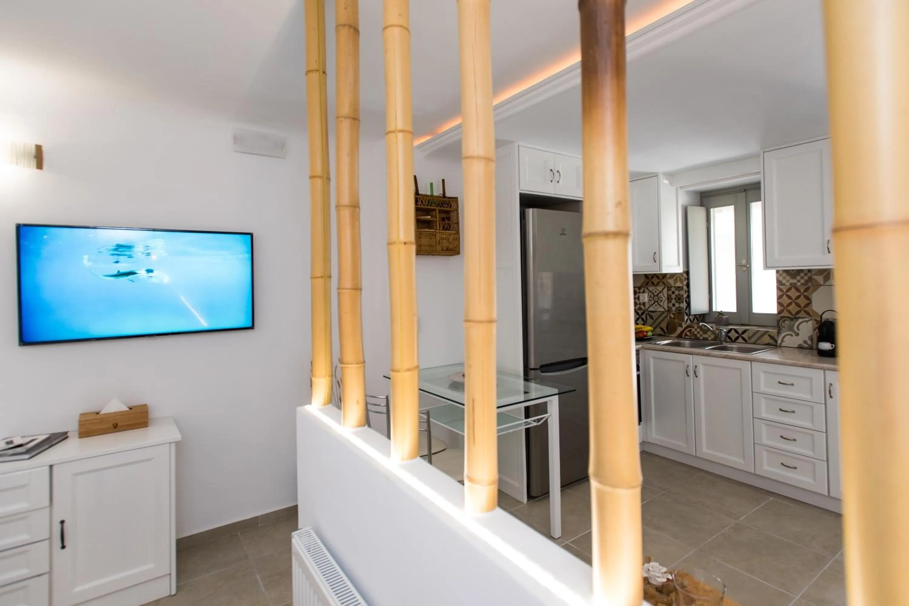 TV and multimedia in Mykonos Dot Apartments