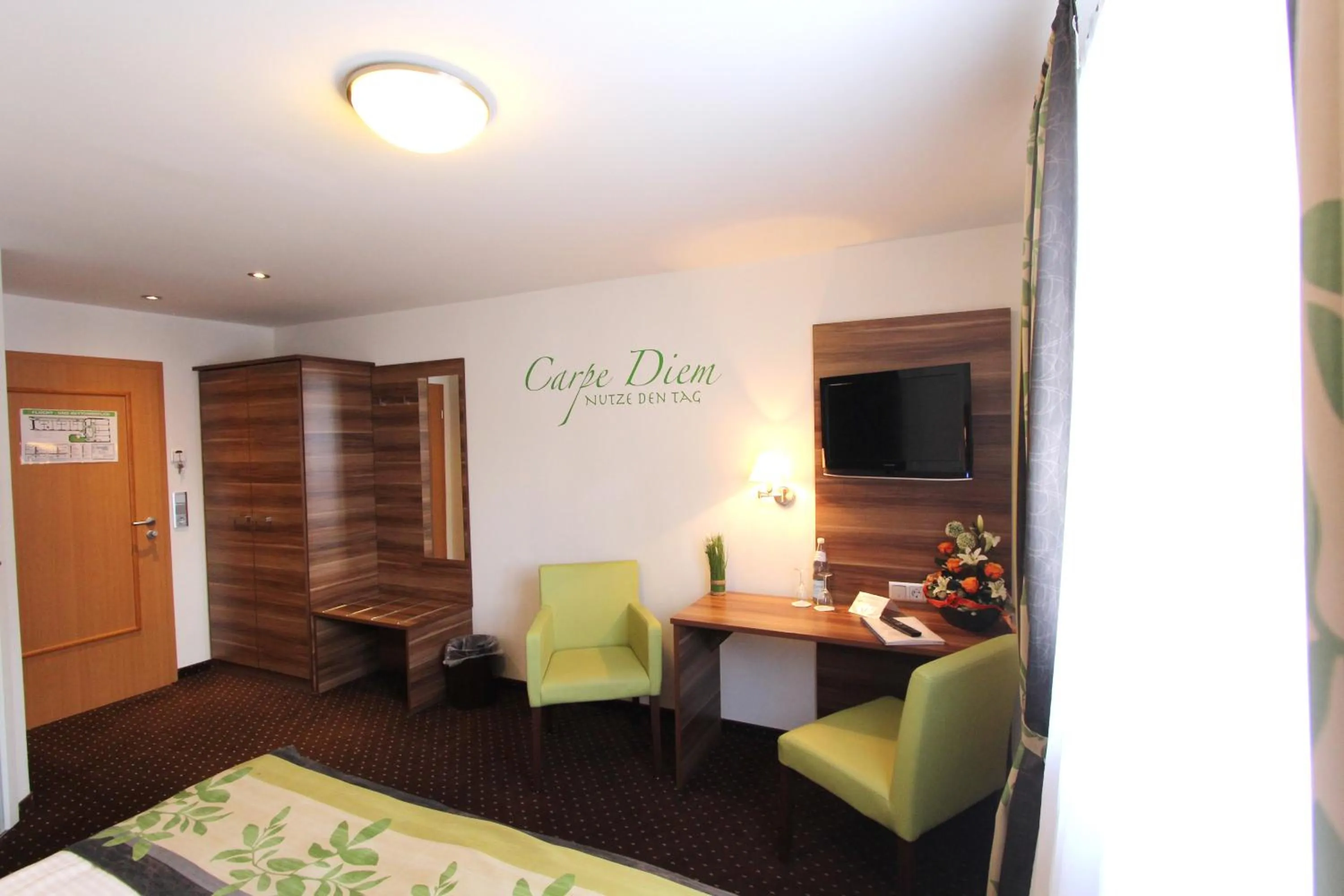 Decorative detail, Bed in Altdeutsche Weinstube - Superior