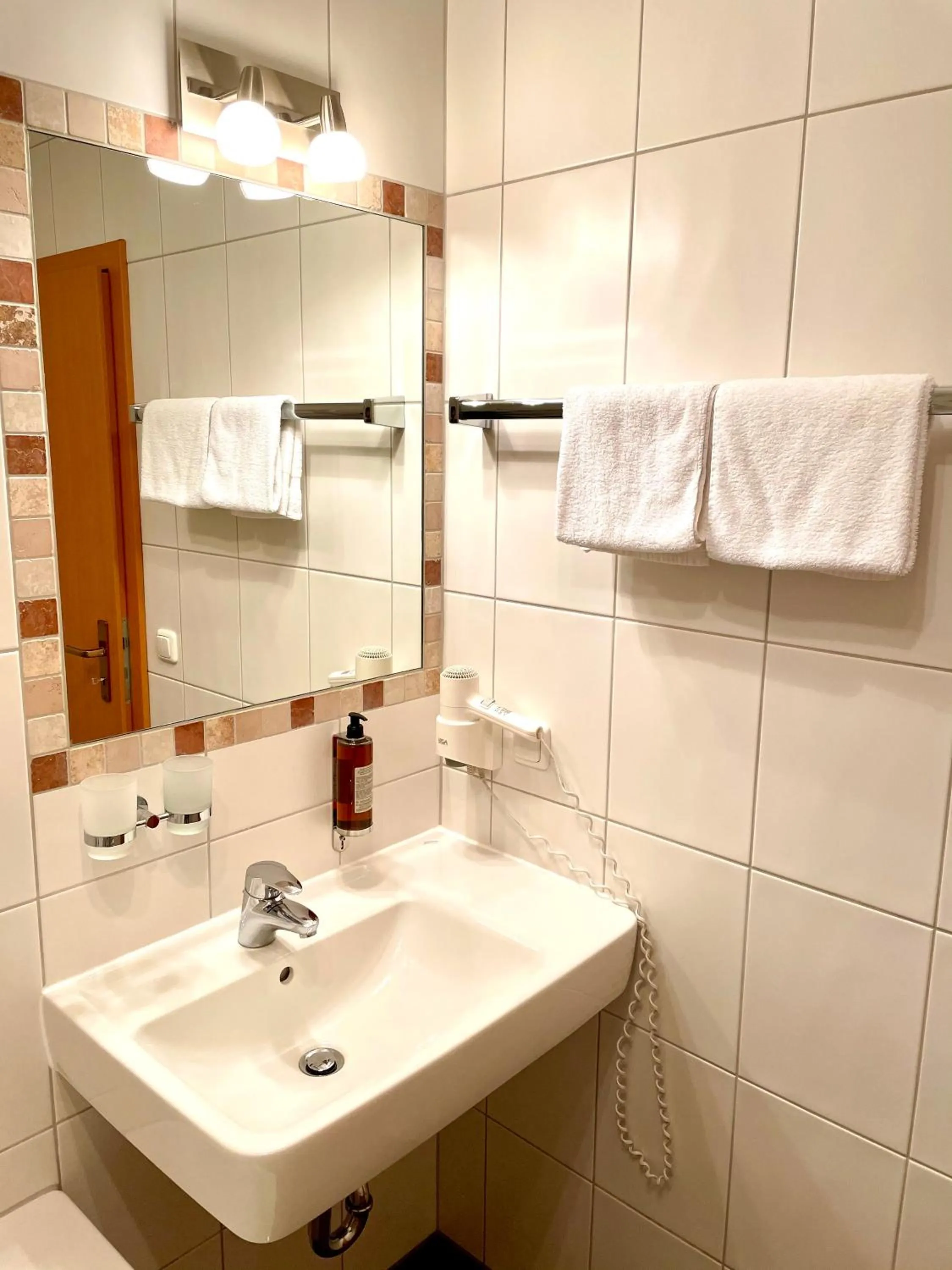 Bathroom in Altdeutsche Weinstube - Superior