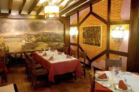 Restaurant/places to eat in HOTEL V.CIUDAD