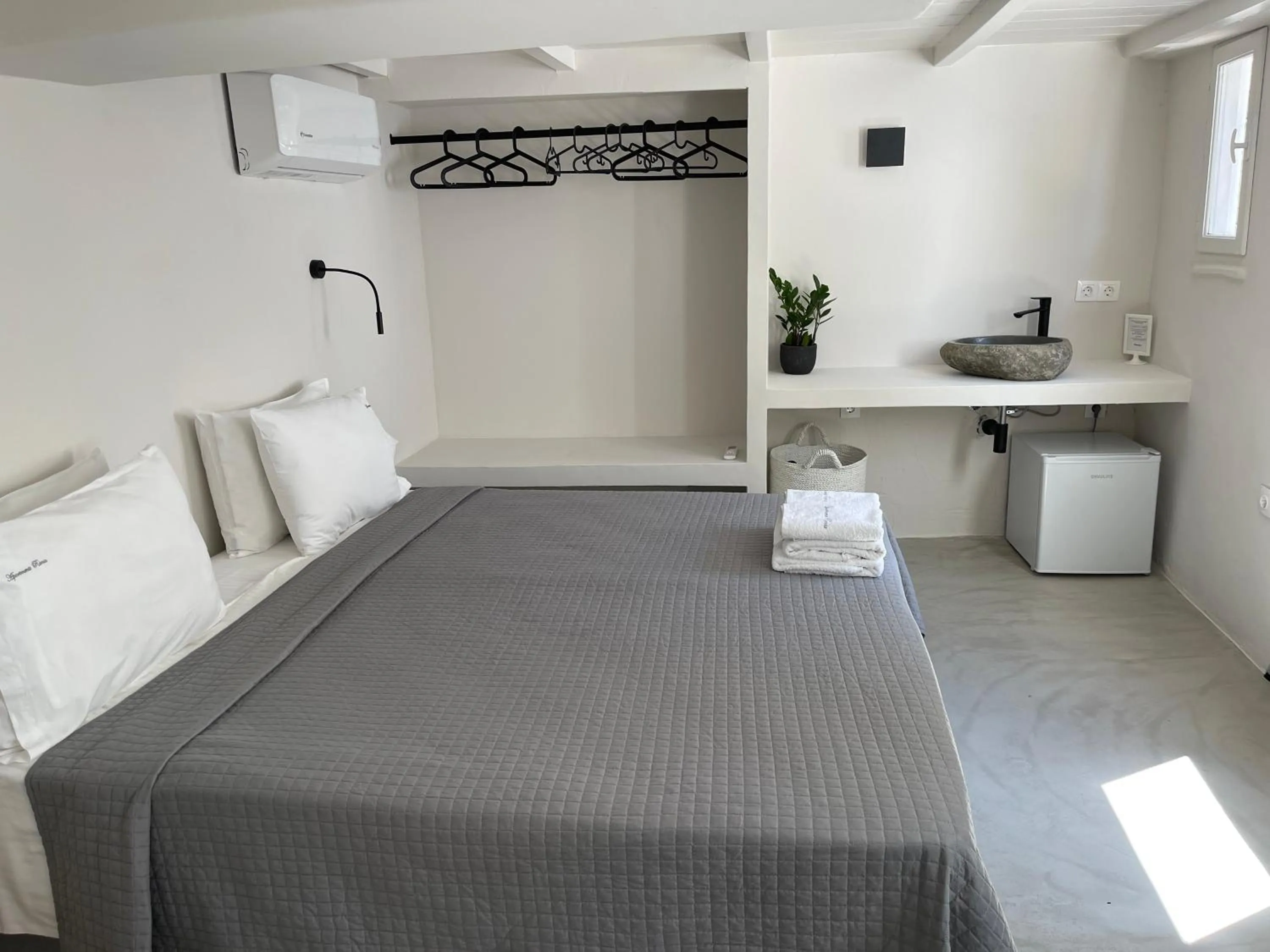 Bed in Rania Apartments Sea View