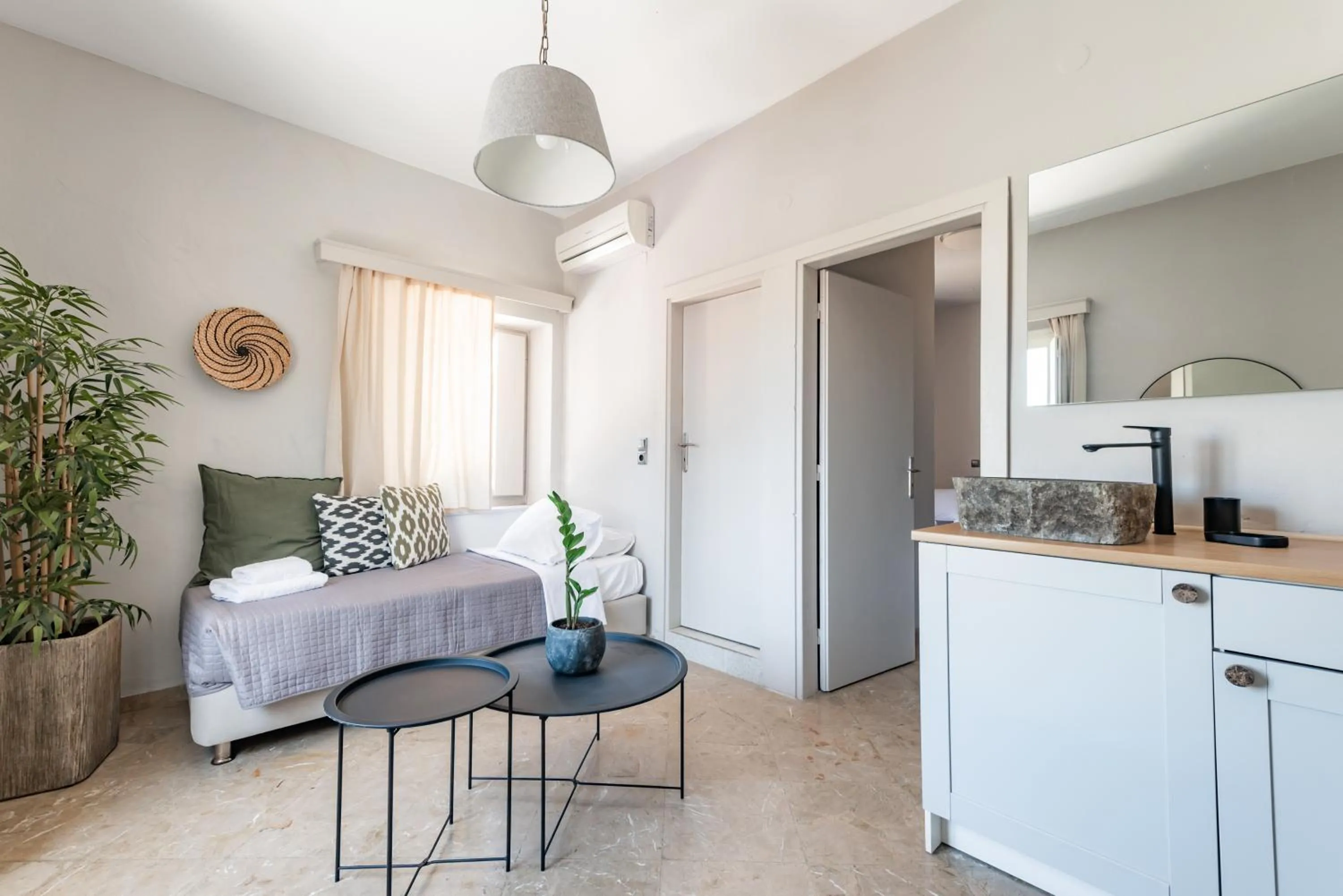 Rania Apartments Sea View