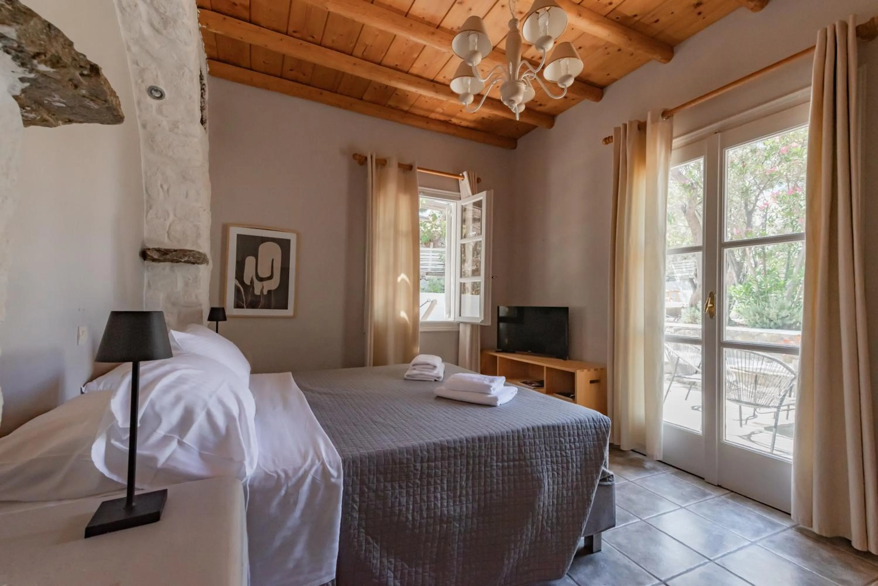 Bed in Rania Apartments Sea View