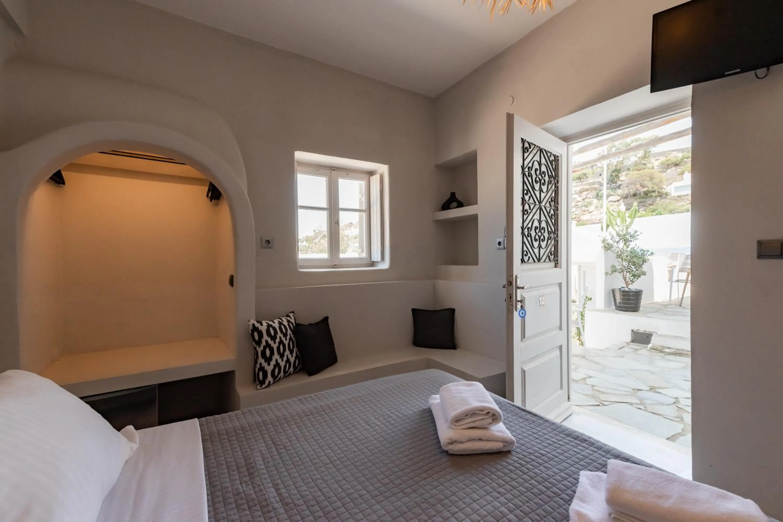 Bed in Rania Apartments Sea View