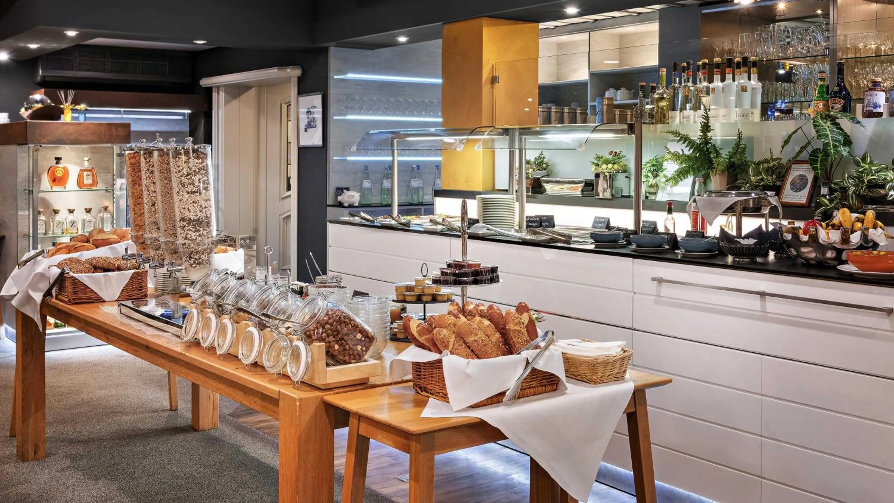 Breakfast in Hotel Central