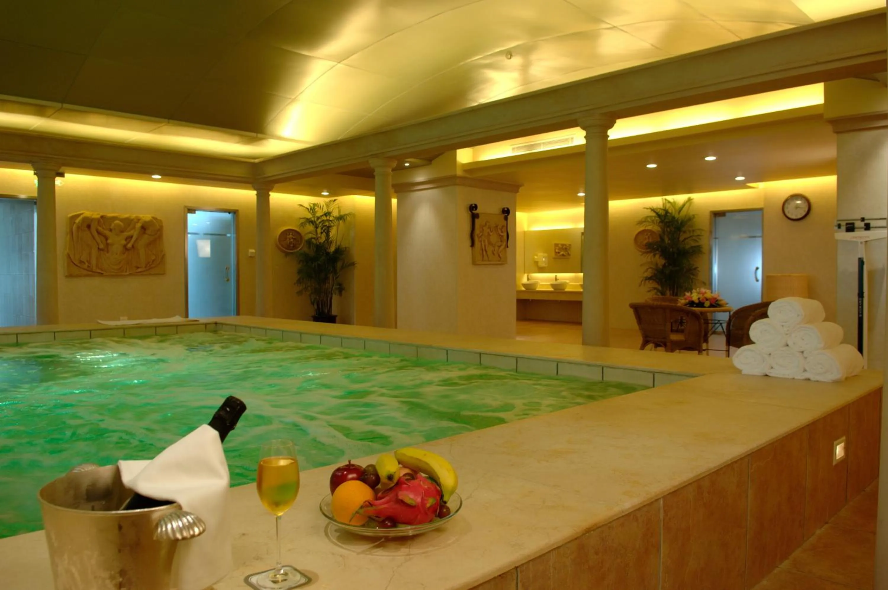 Swimming pool in Hengshan Garden Hotel