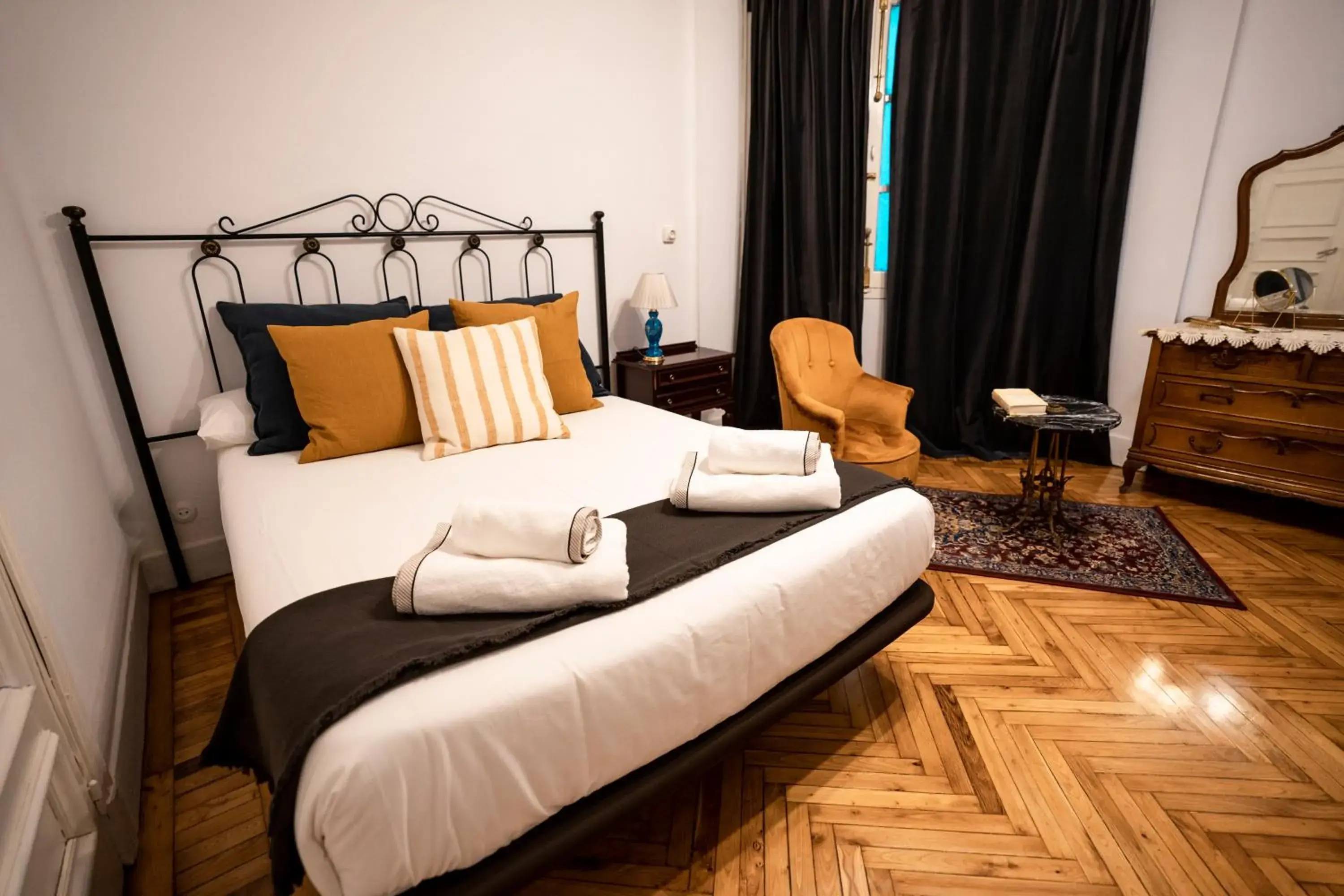 Triple Room with Shared Bathroom in HiHome Hostel Uría Triple Room with Shared Bathroom in HiHome Hostel Uría