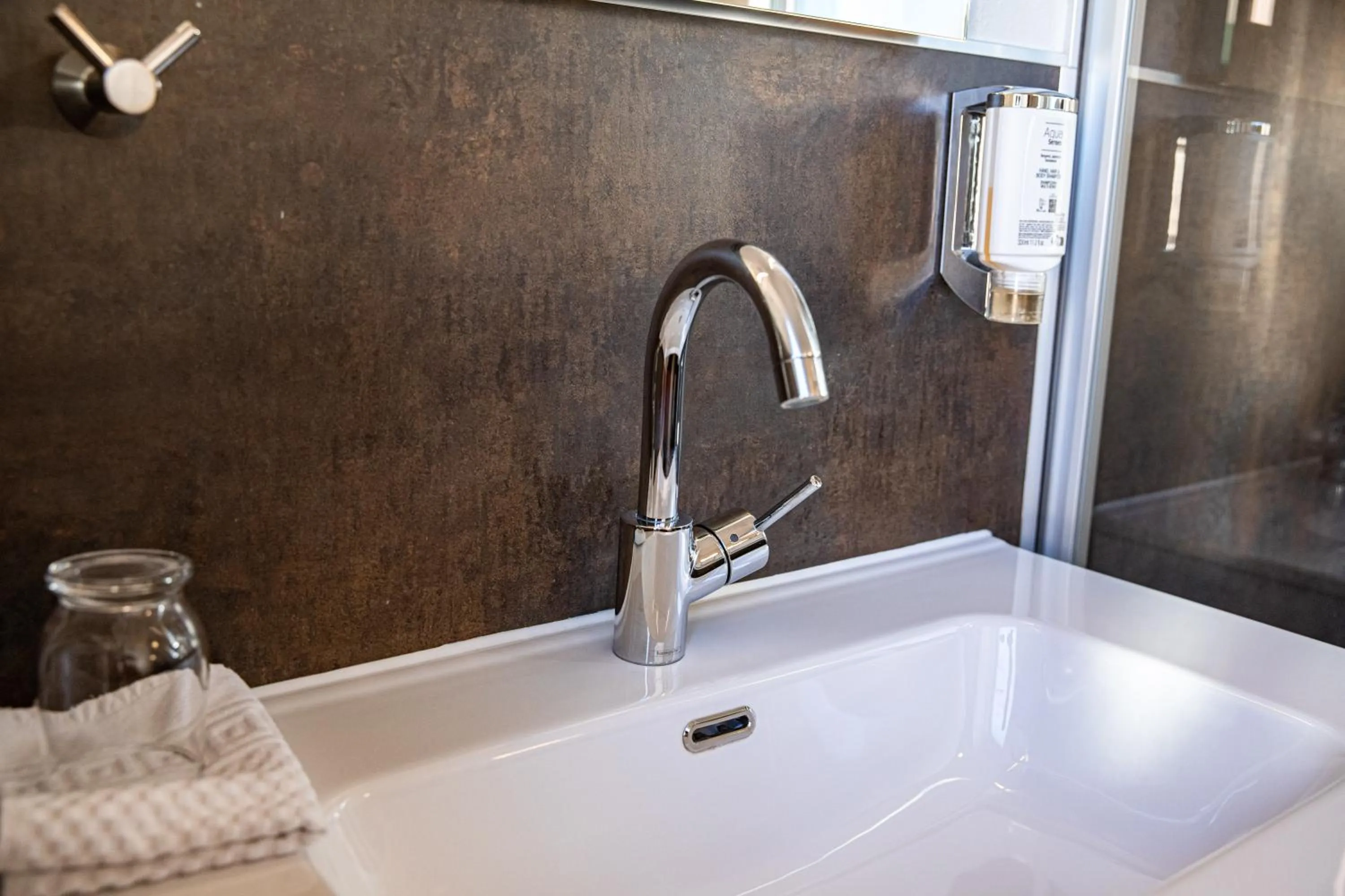 Shower in Blochums Gasthof Hirsch