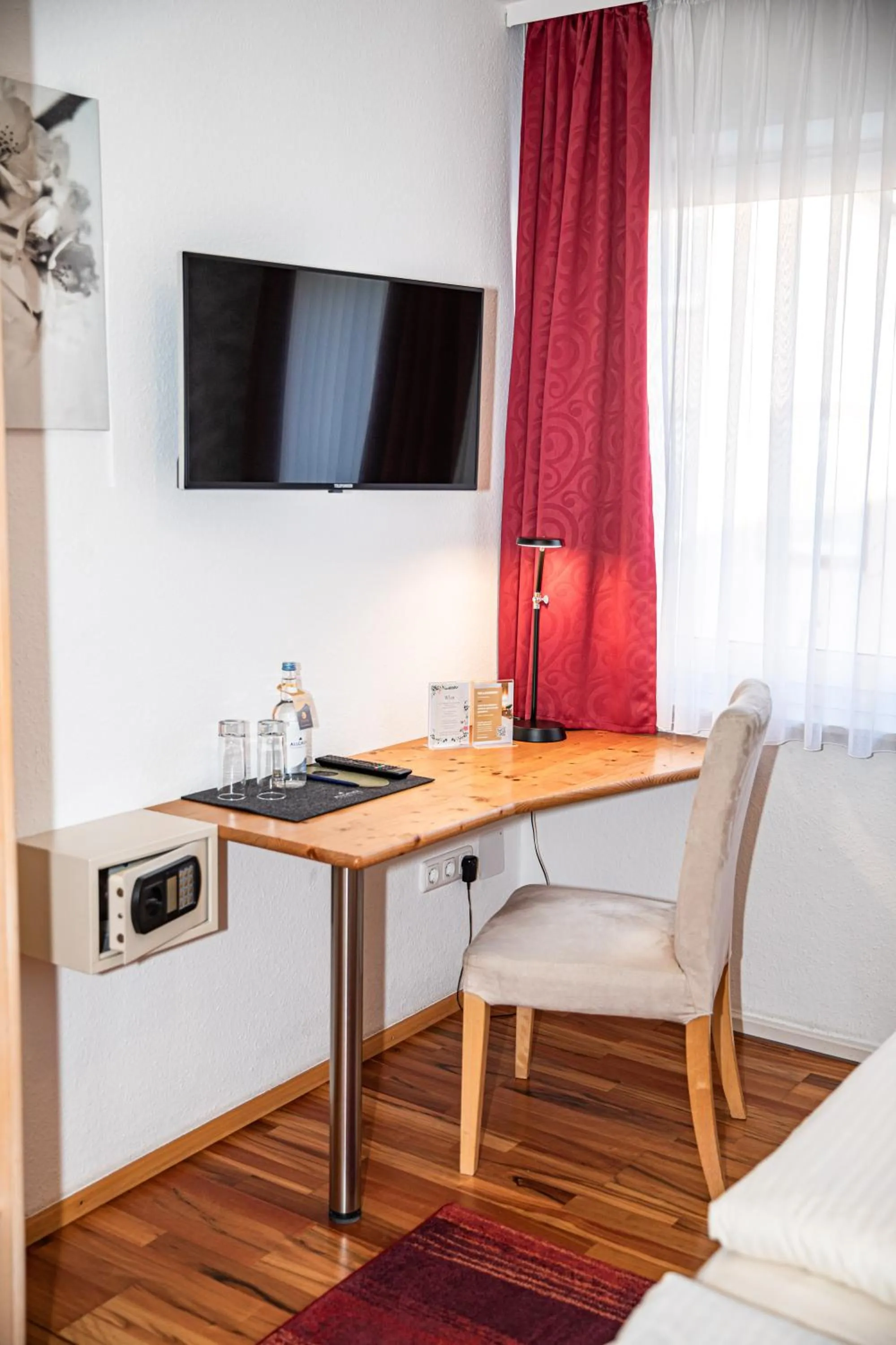 TV and multimedia in Blochums Gasthof Hirsch