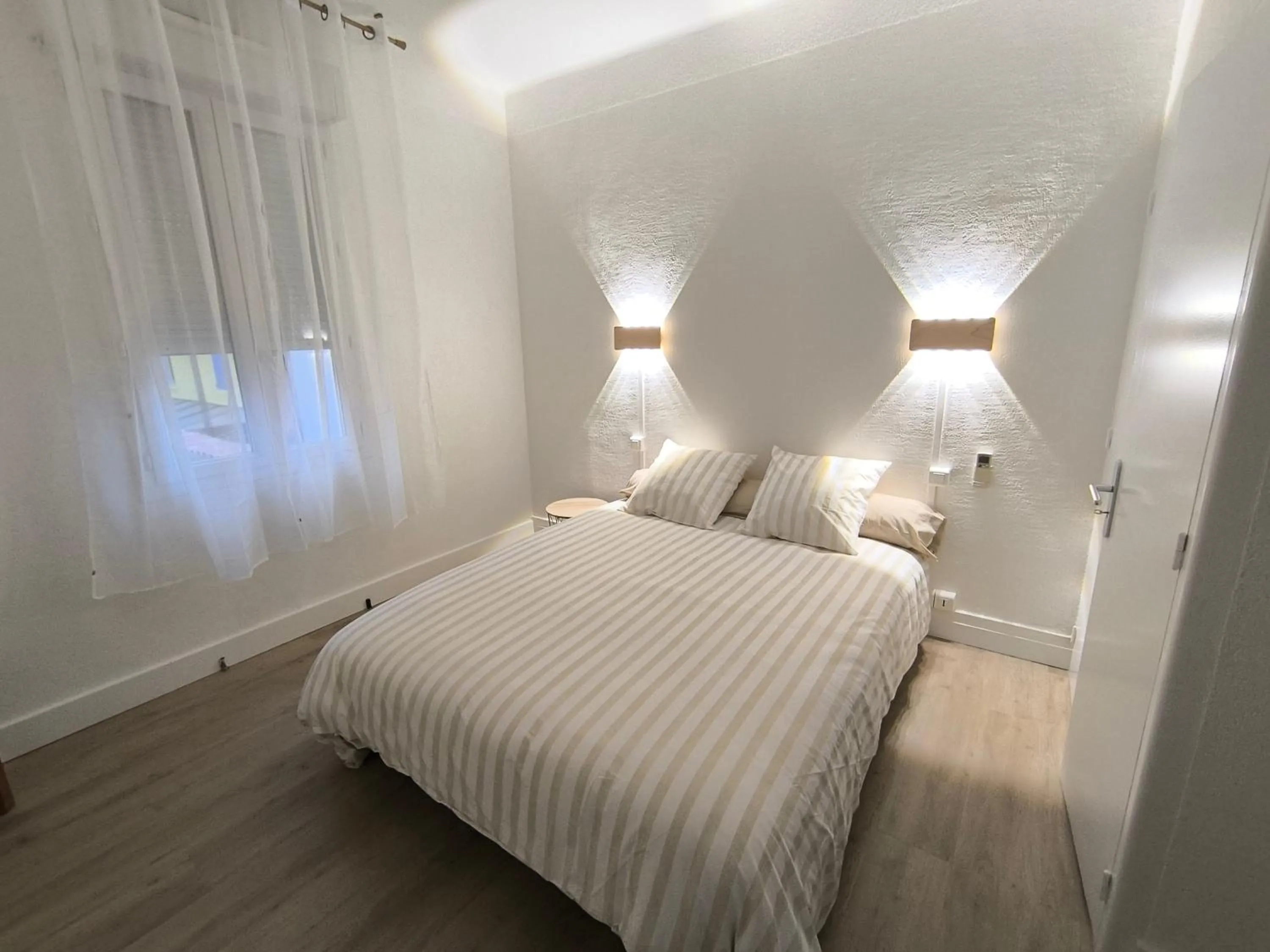 Bed in Central Hôtel