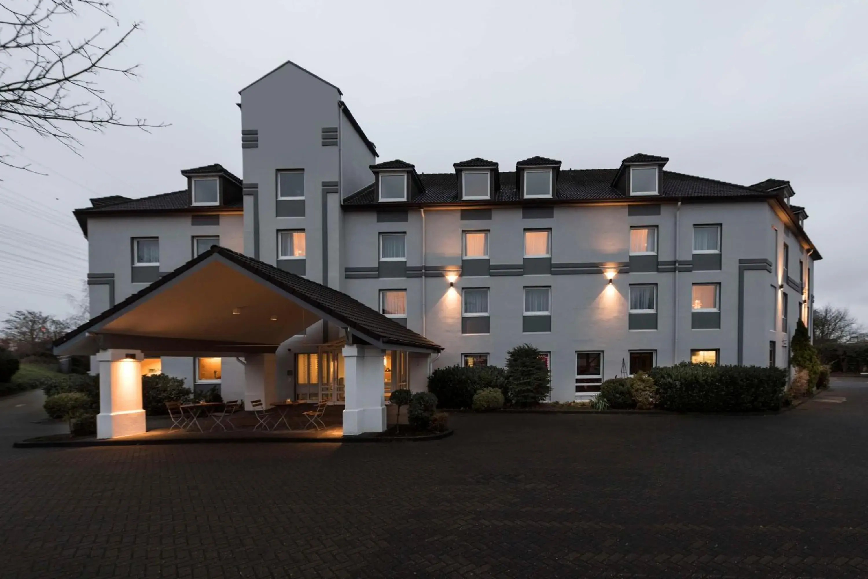 Property building in Best Western Hotel Cologne Airport Troisdorf Property building in Best Western Hotel Cologne Airport Troisdorf