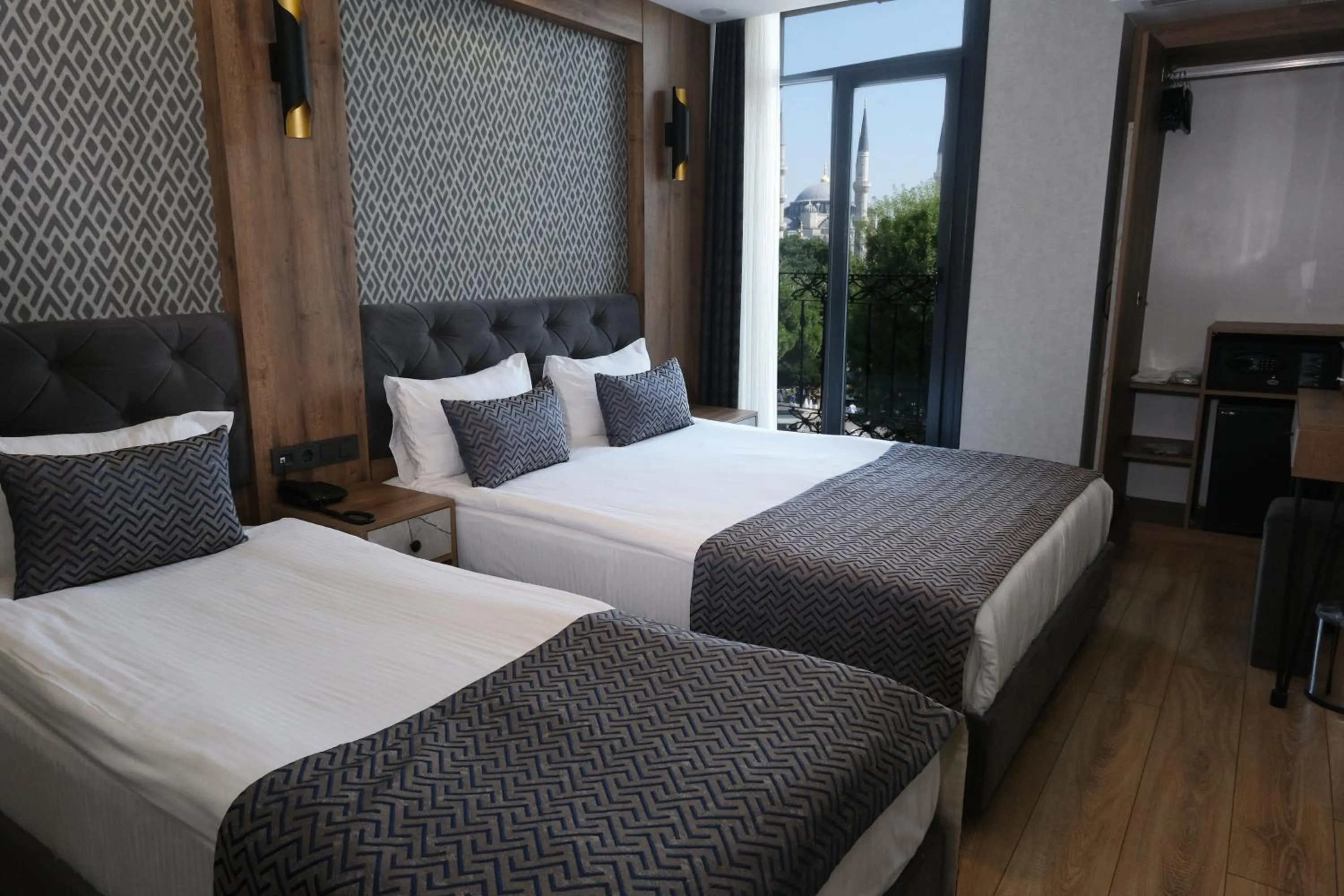 Massage, Bed in World Heritage Center Hotel