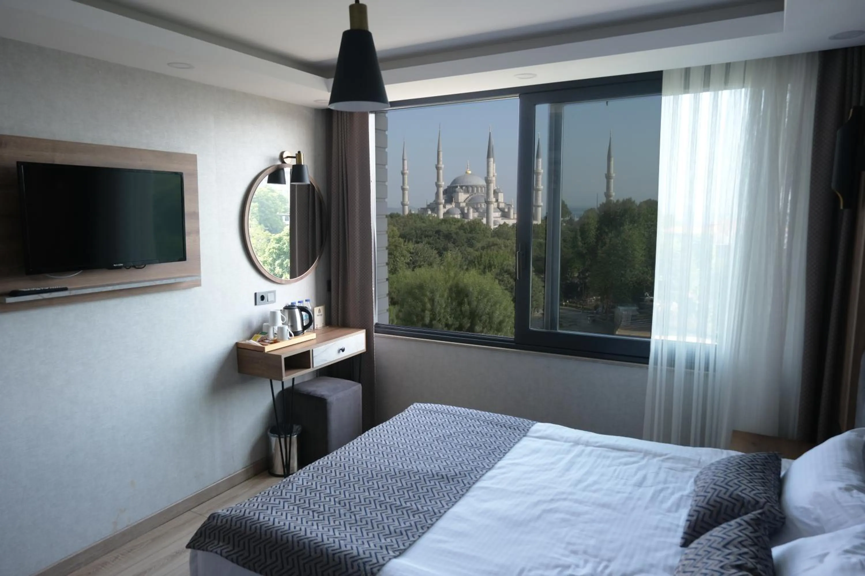 Massage, Bed in World Heritage Center Hotel