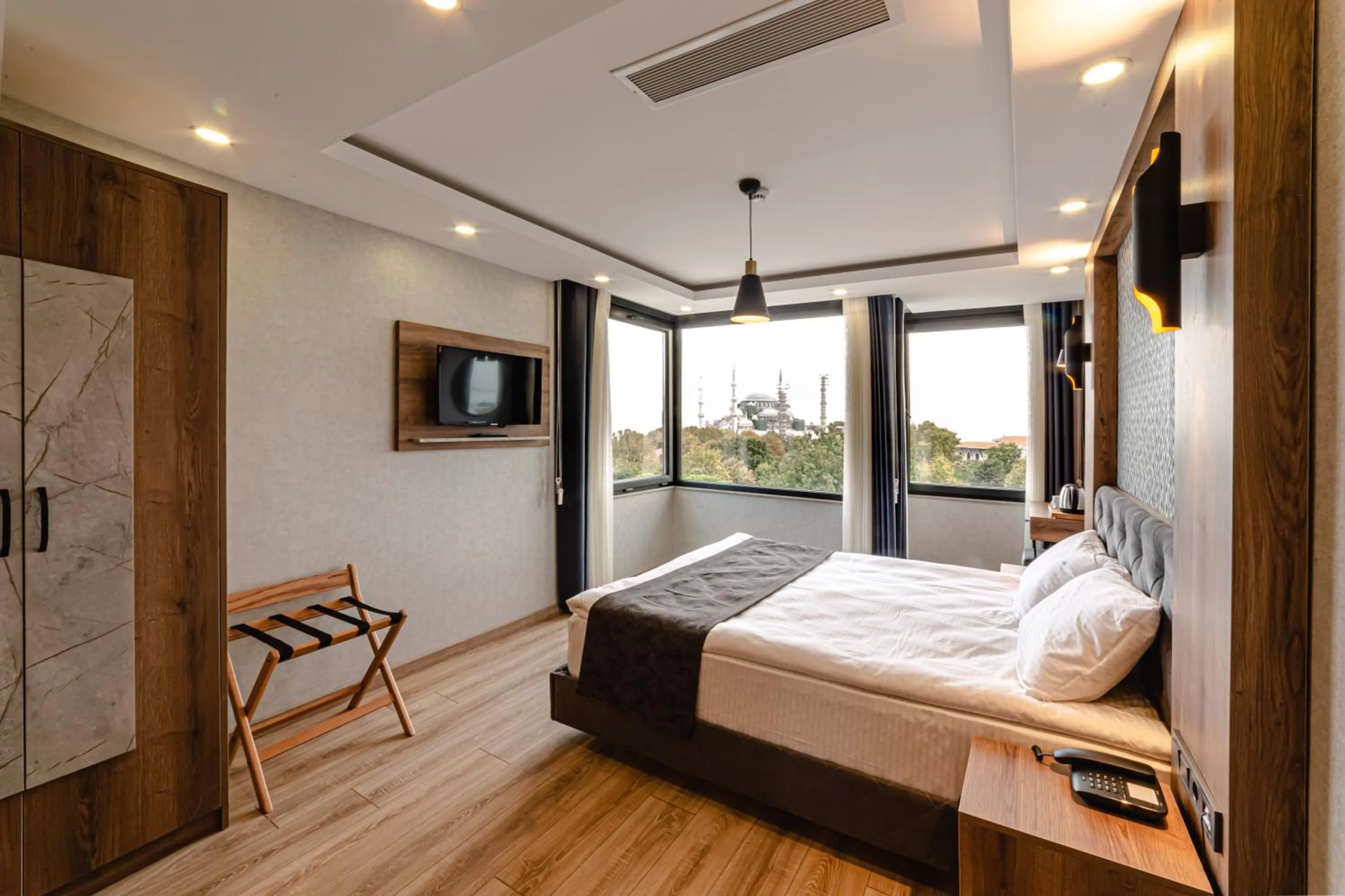 City view, Bed in World Heritage Center Hotel