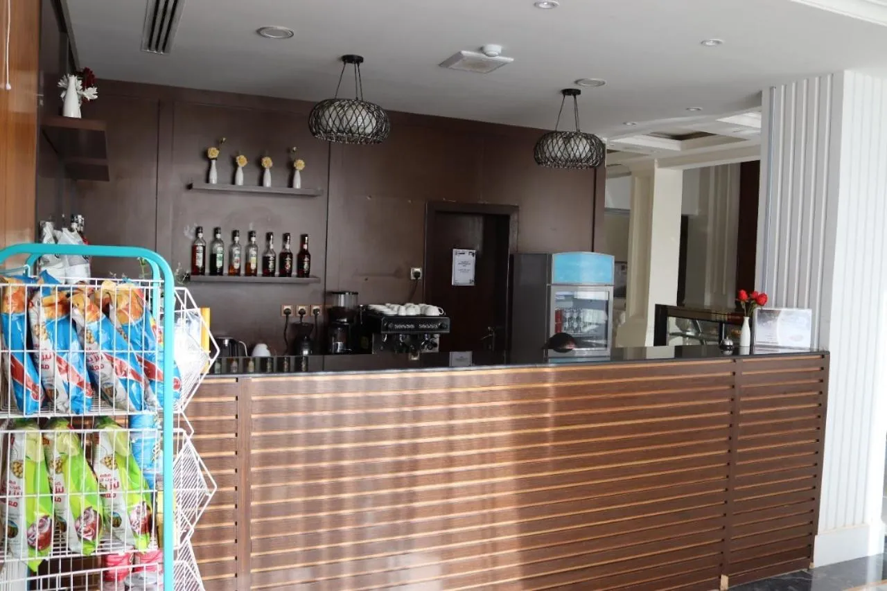 Crown City Hotel -فندق كراون ستي