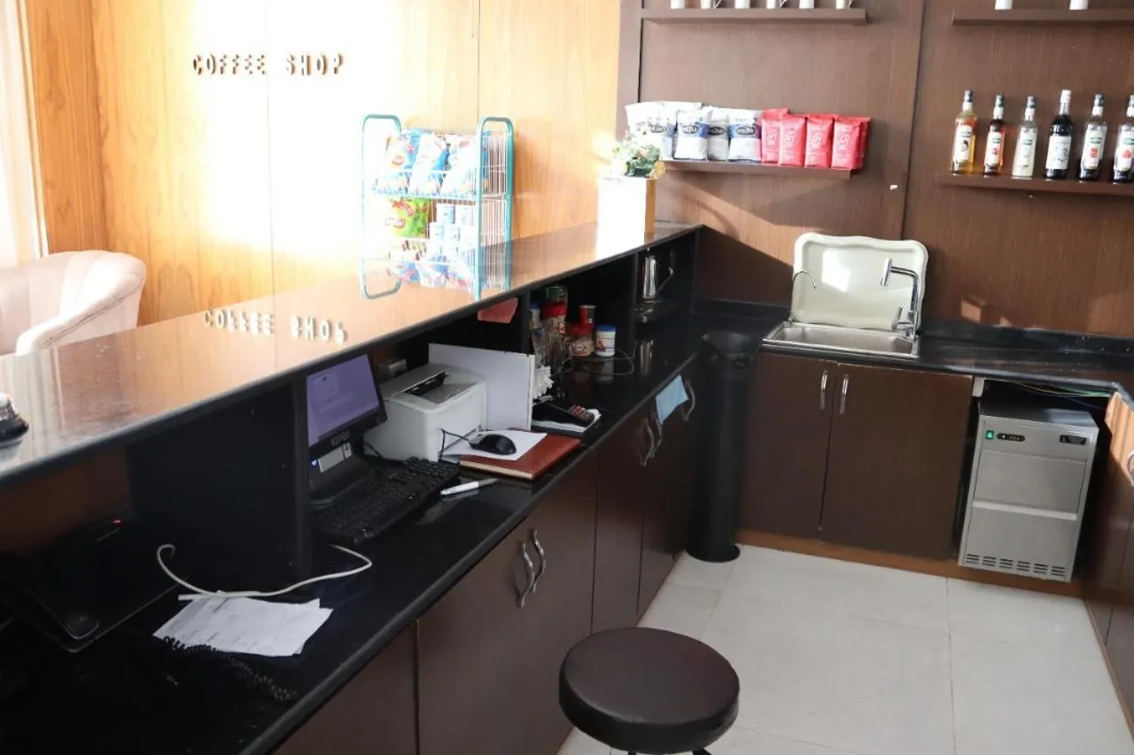 Crown City Hotel -فندق كراون ستي