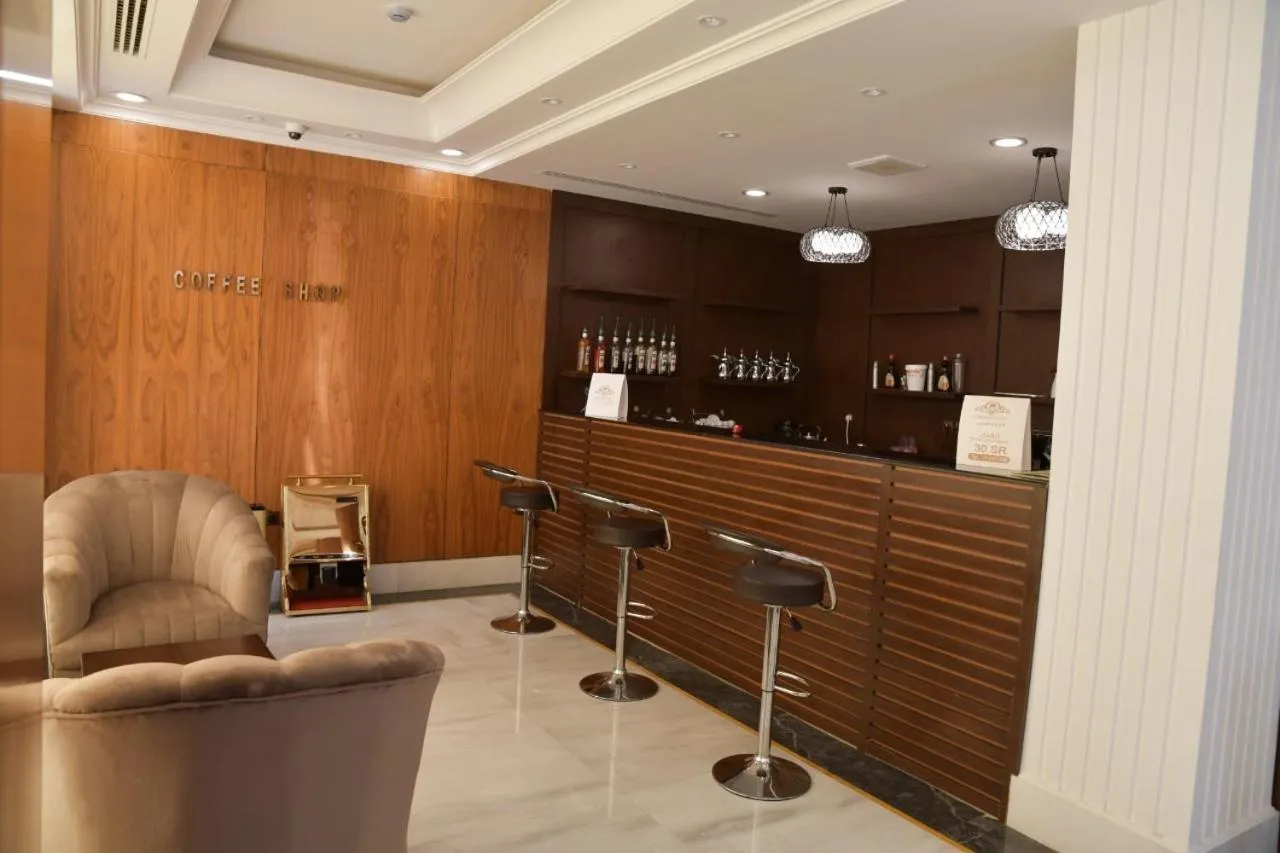 Crown City Hotel -فندق كراون ستي