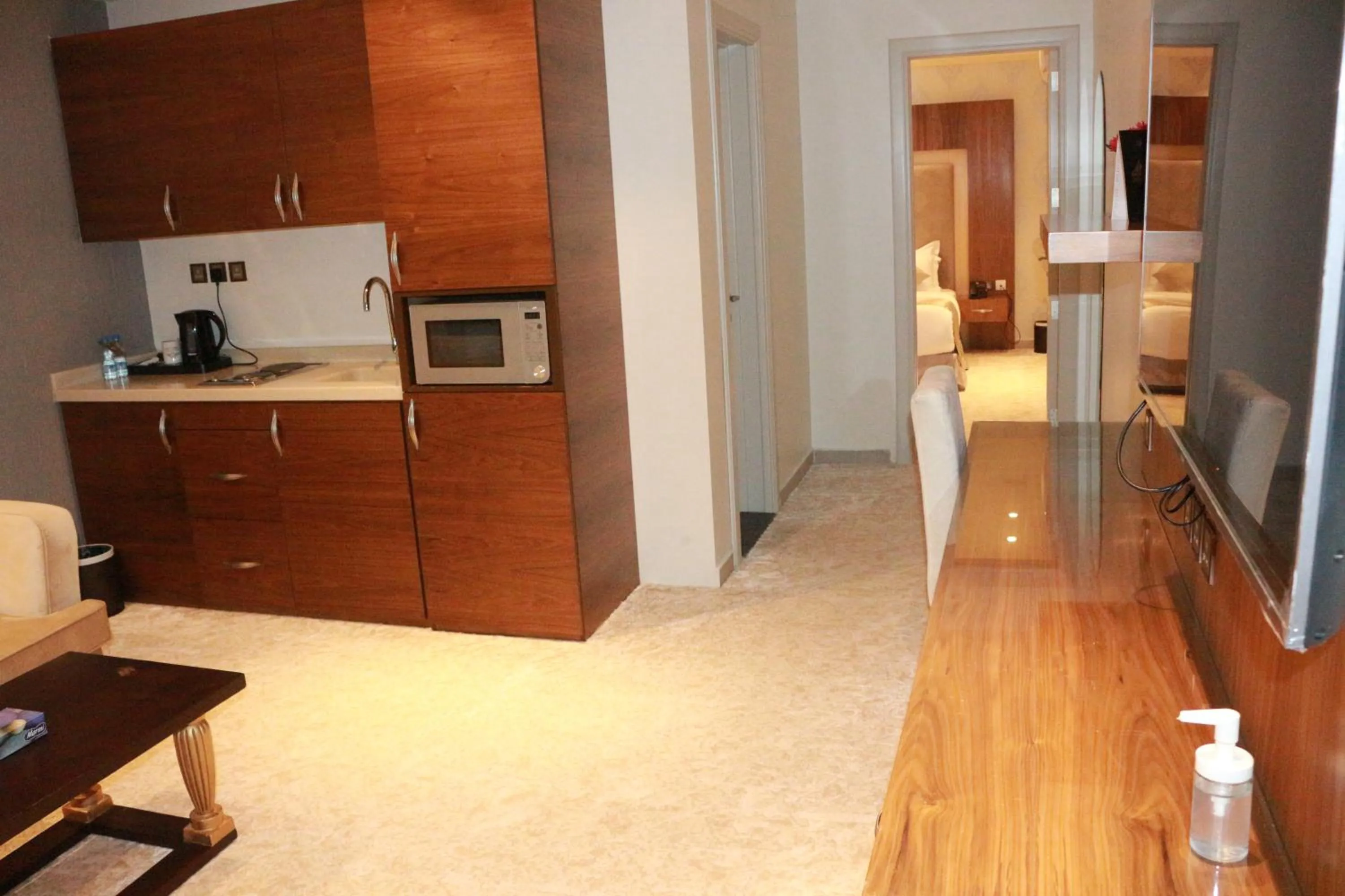 Crown City Hotel -فندق كراون ستي