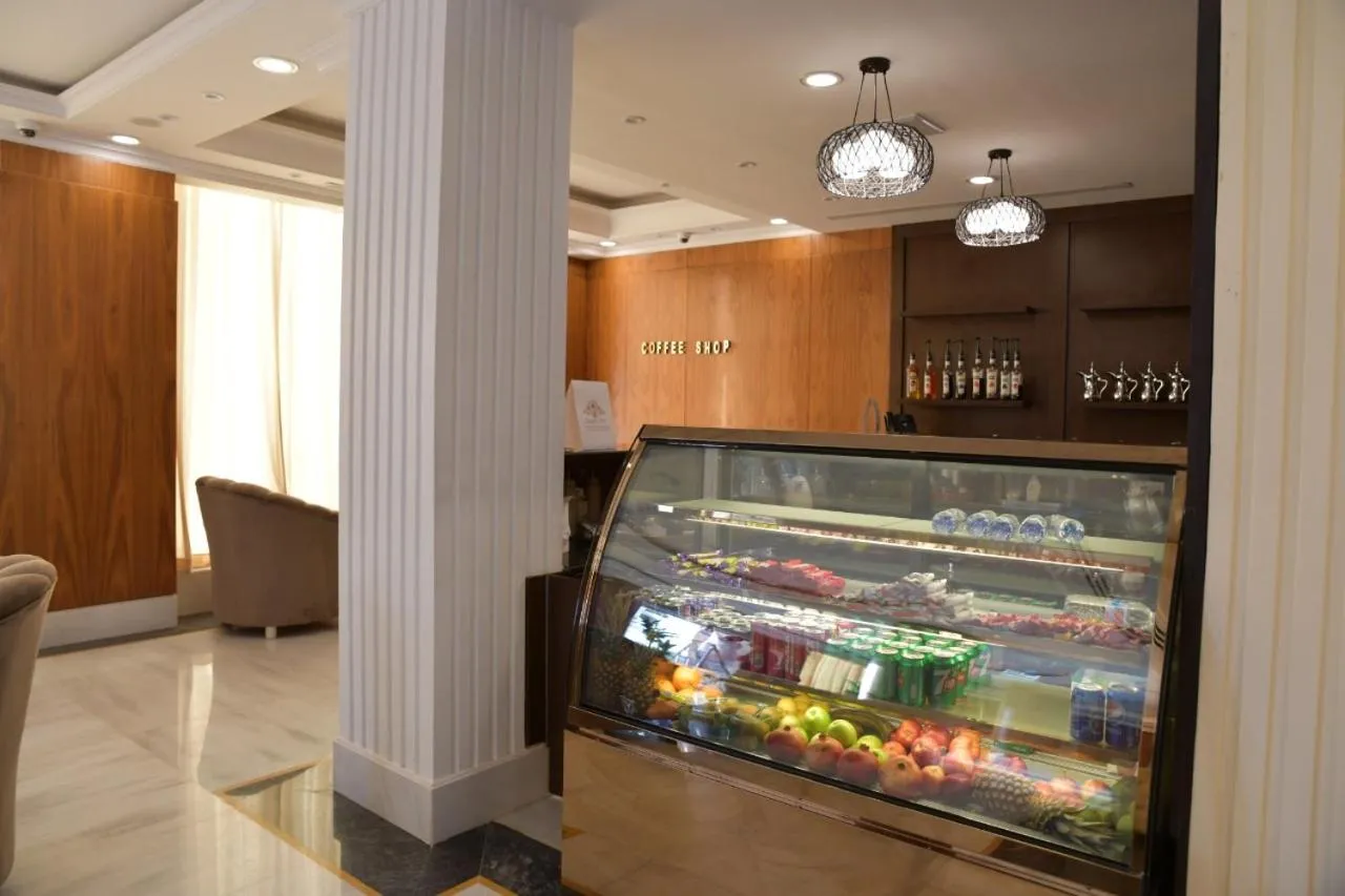 Crown City Hotel -فندق كراون ستي