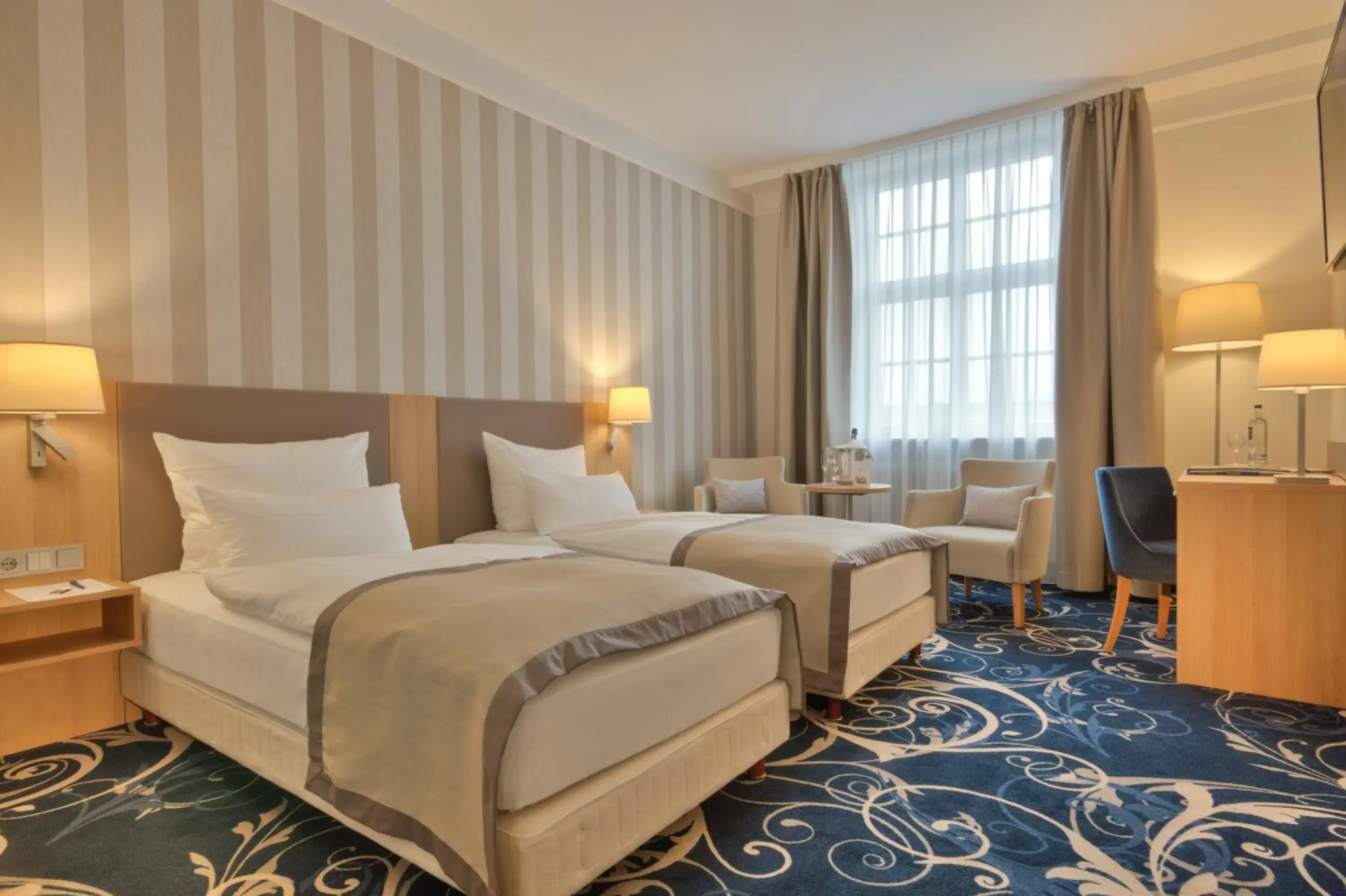 Photo of the whole room, Bed in Schlosshotel Karlsruhe Photo of the whole room, Bed in Schlosshotel Karlsruhe