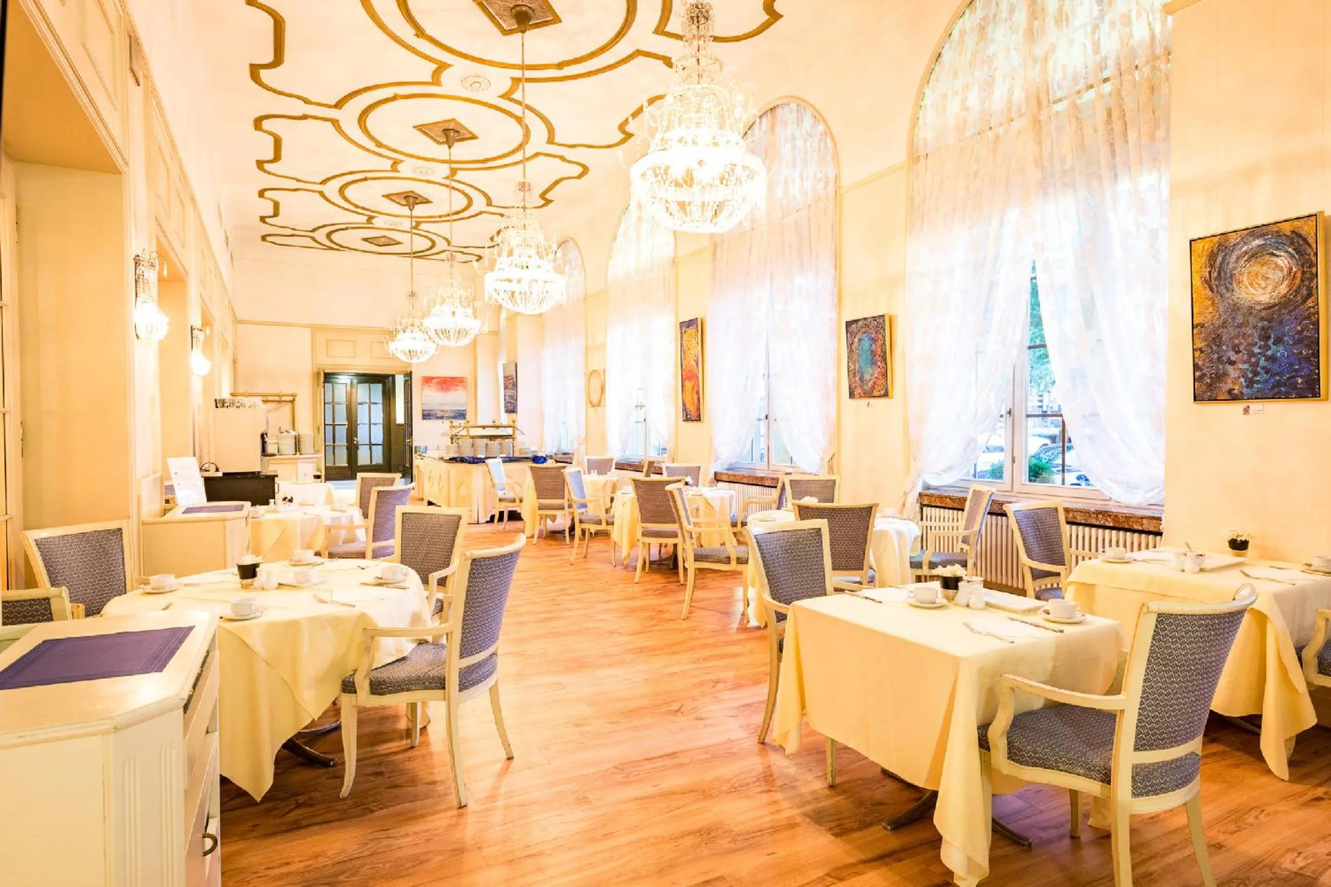 Restaurant/places to eat in Schlosshotel Karlsruhe