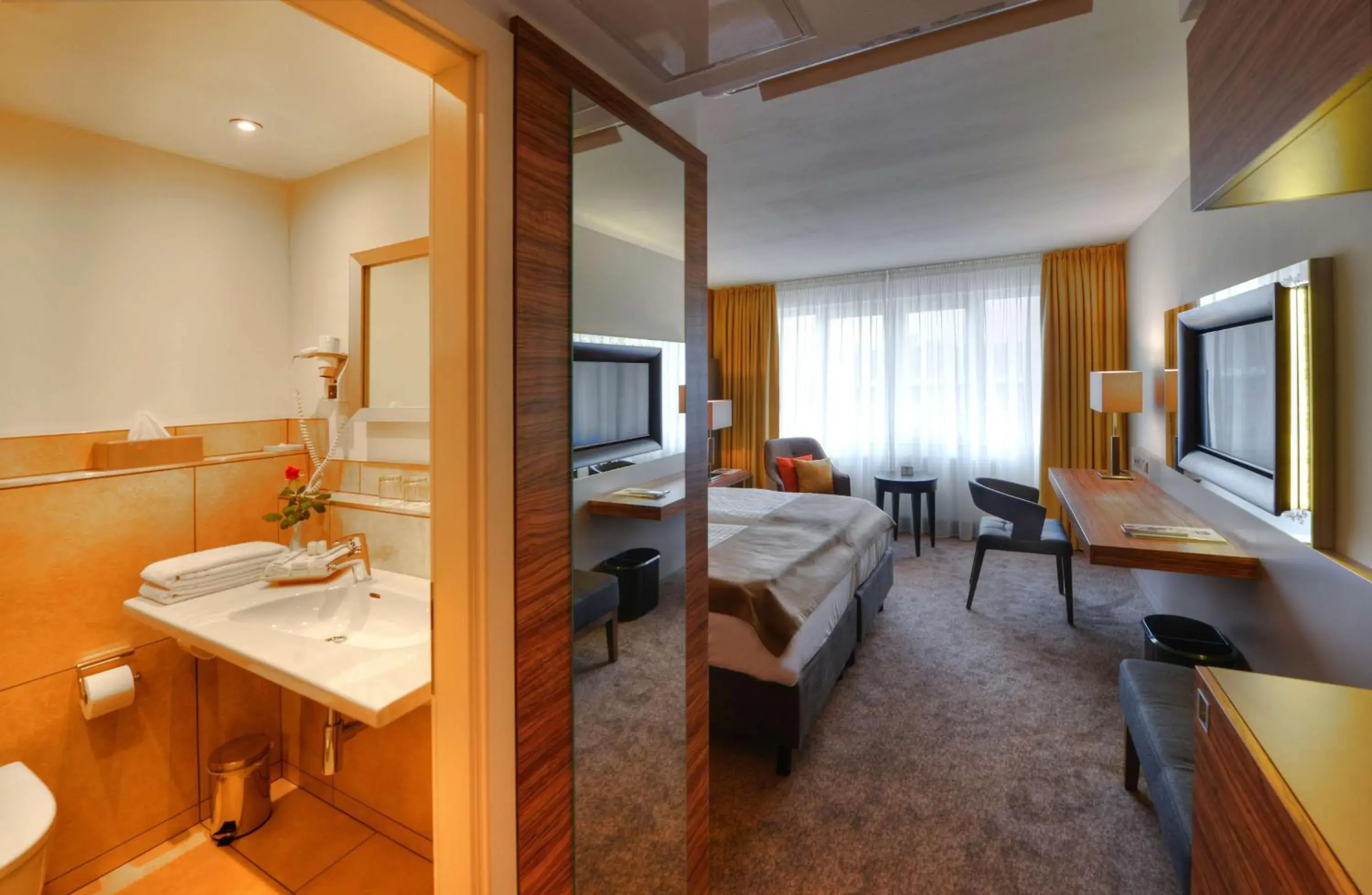 Bedroom, Bed in Best Western Plus Delta Park Hotel Bedroom, Bed in Best Western Plus Delta Park Hotel