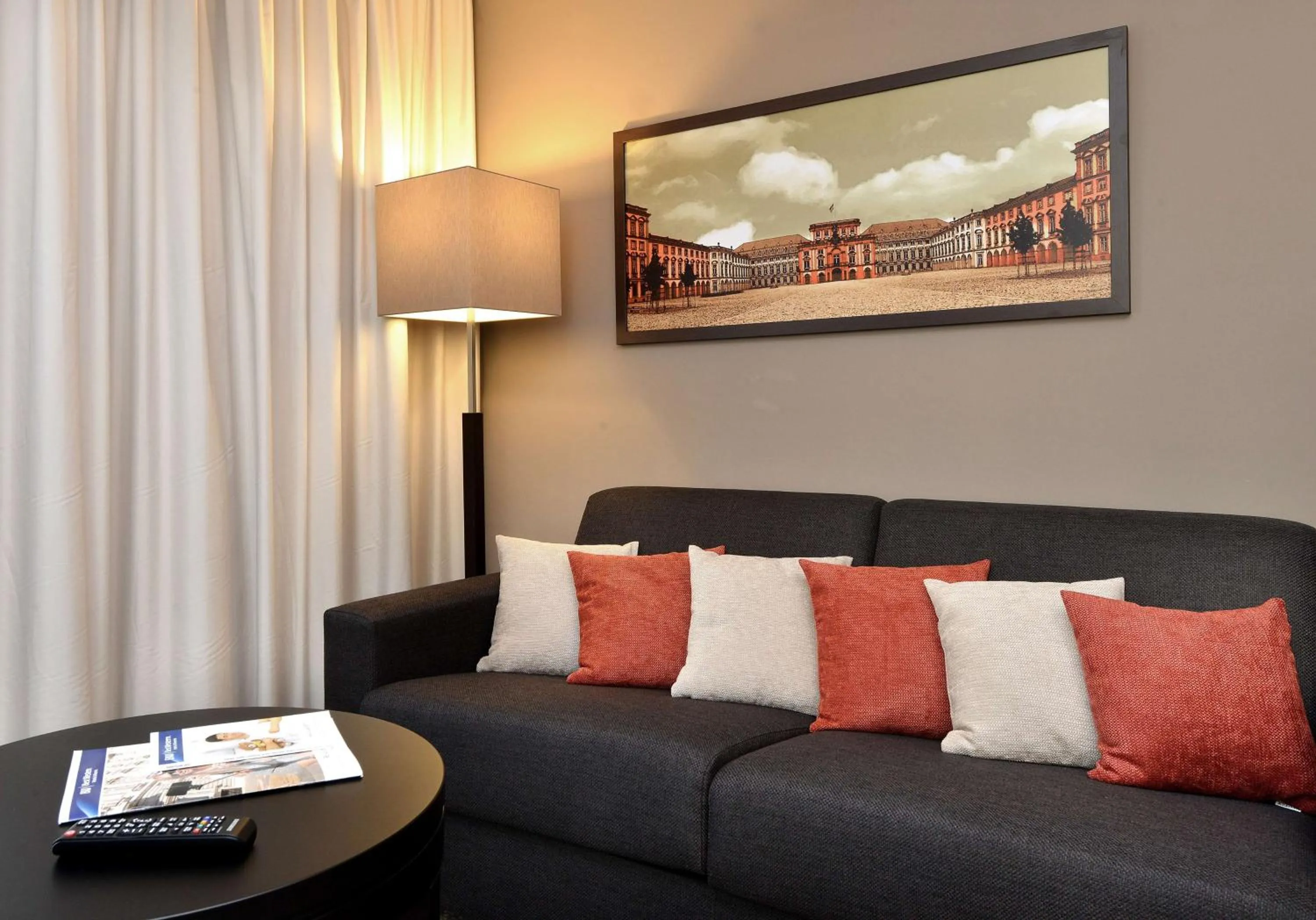 Bedroom in Best Western Plus Delta Park Hotel